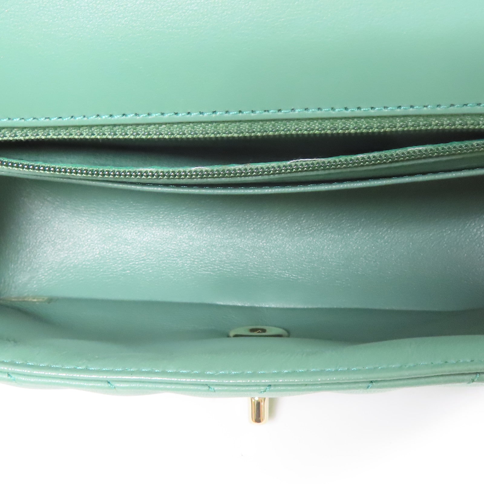 CHANEL 牛皮皮革Shoulder Bag金扣鏈帶肩背袋