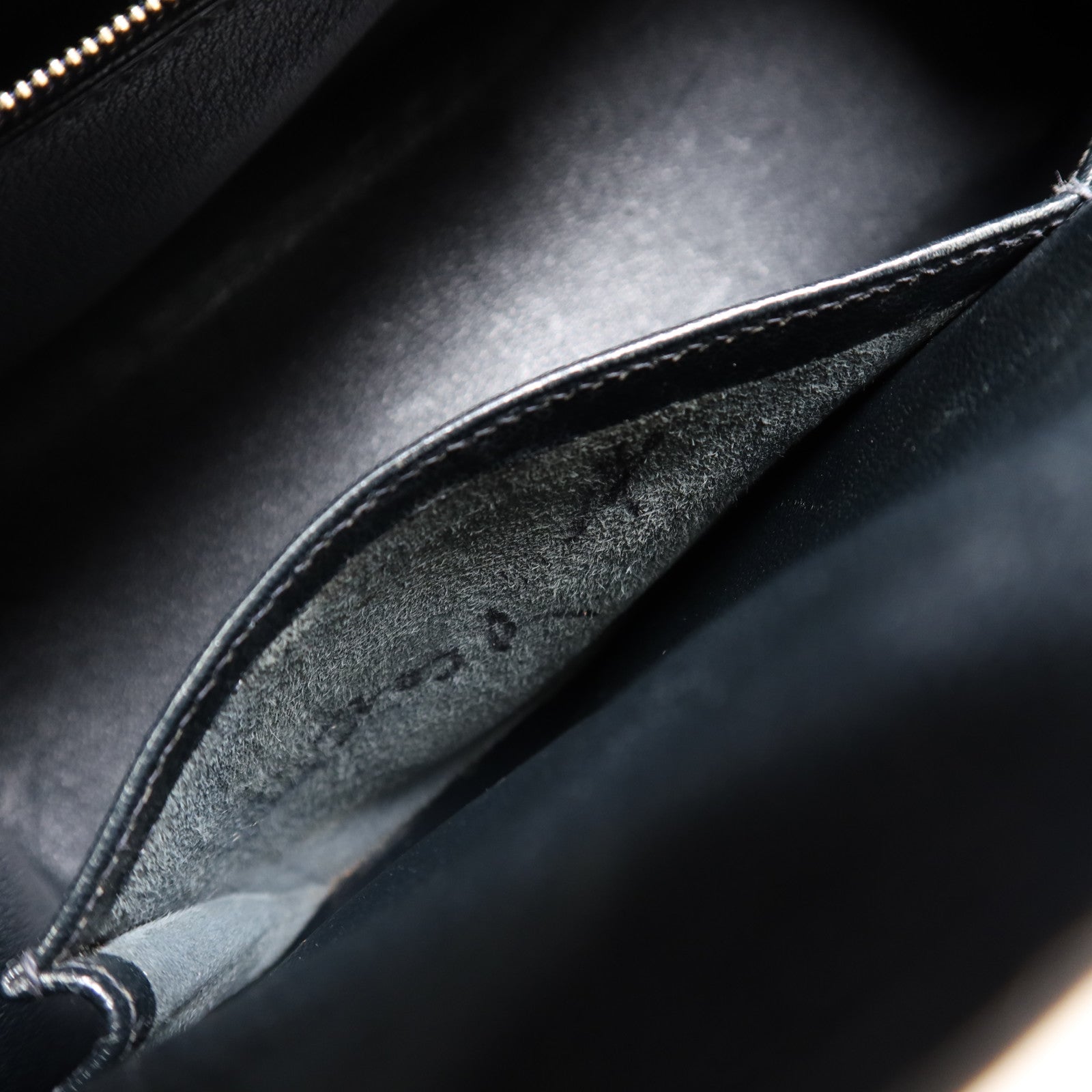 HERMES Box Calf皮革Kelly 32金扣手挽袋Noir