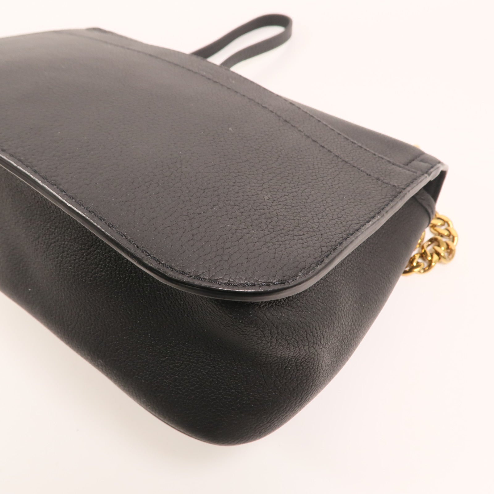 LOUIS VUITTON 牛皮皮革Lock Me金扣鏈帶肩背袋