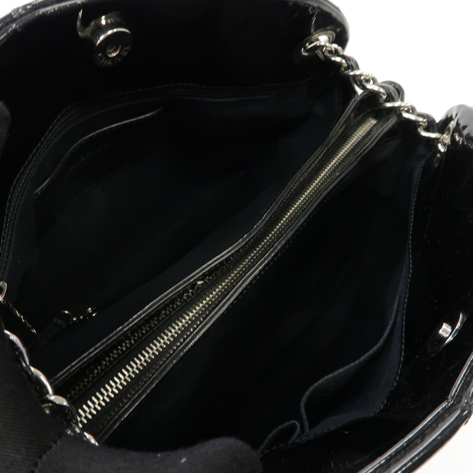 CHANEL **【激減優惠】菱格漆皮皮革Chain Shoulder Bag銀扣鏈帶肩背袋黒色