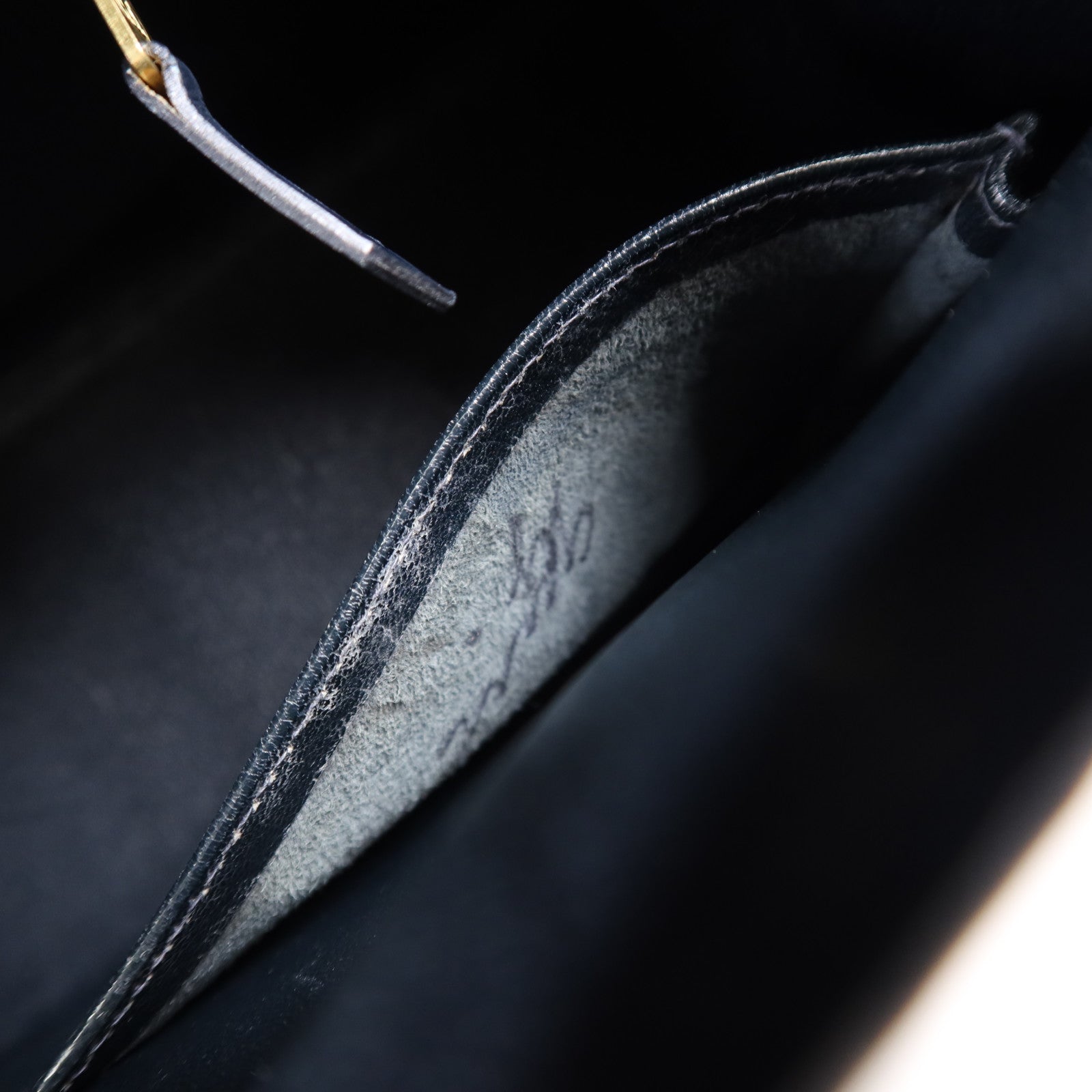 HERMES Box Calf皮革Kelly 32金扣手挽袋Noir
