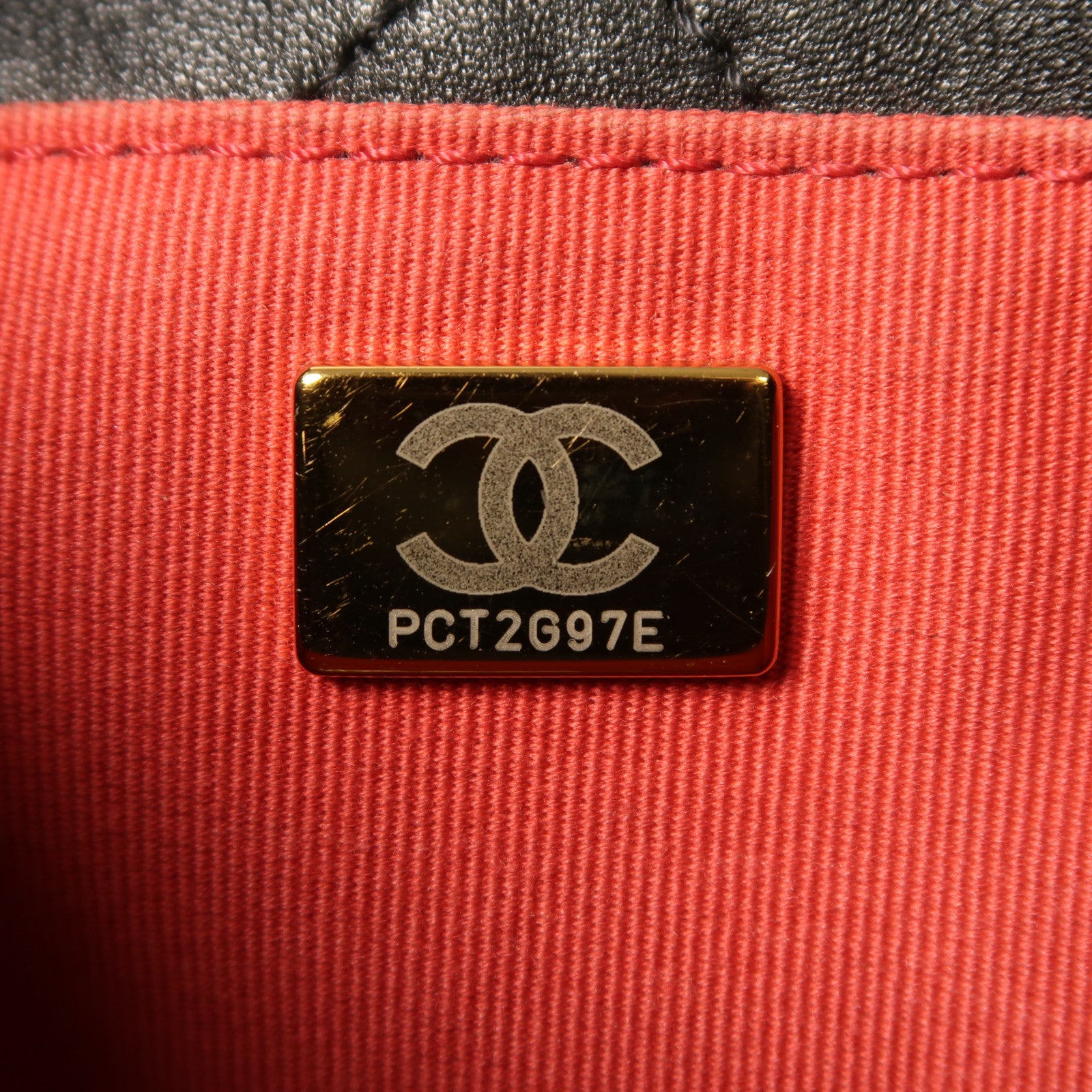 CHANEL 羊皮皮革Bucket Bag金扣鏈帶肩背袋