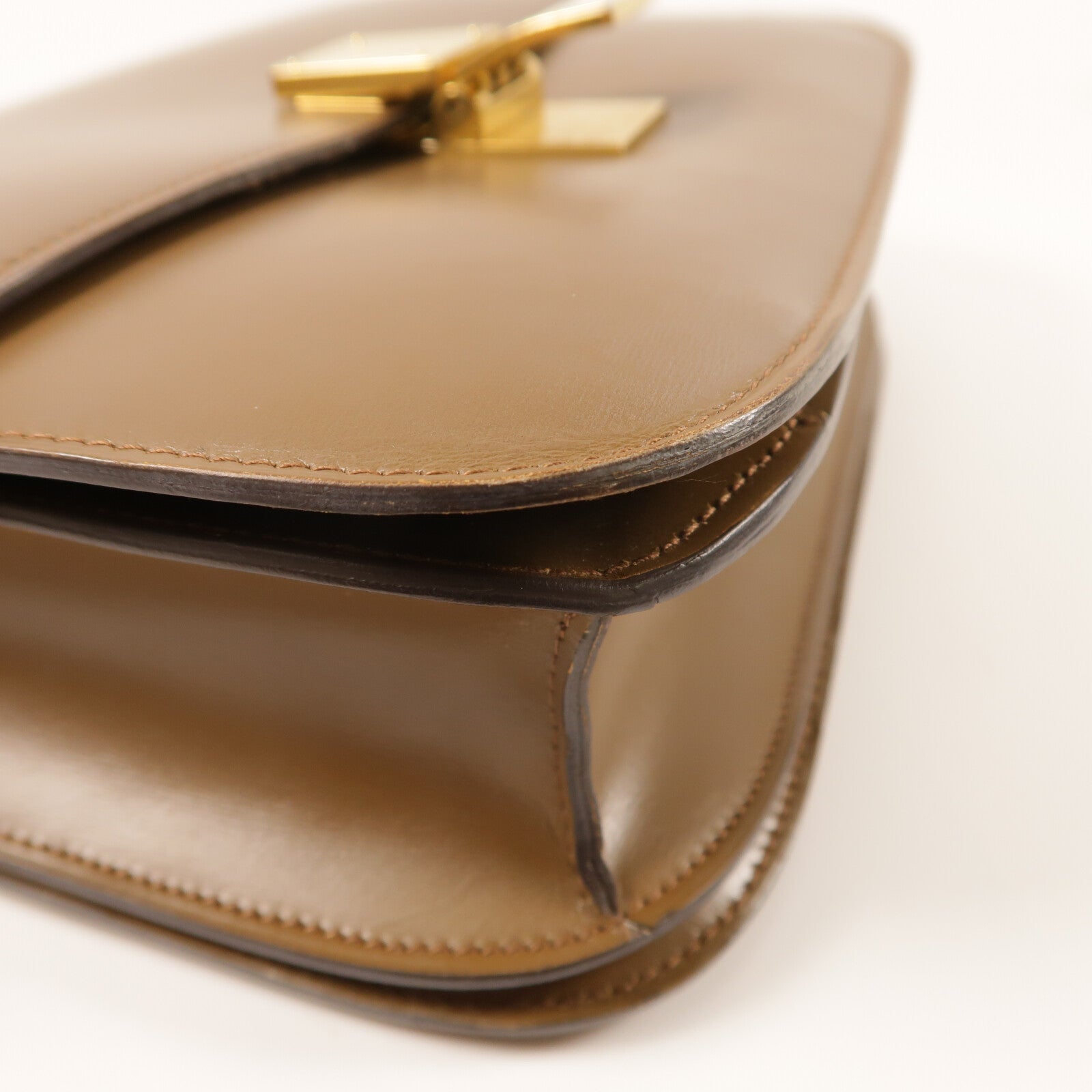 CELINE 牛皮皮革Classic Box金扣肩背袋