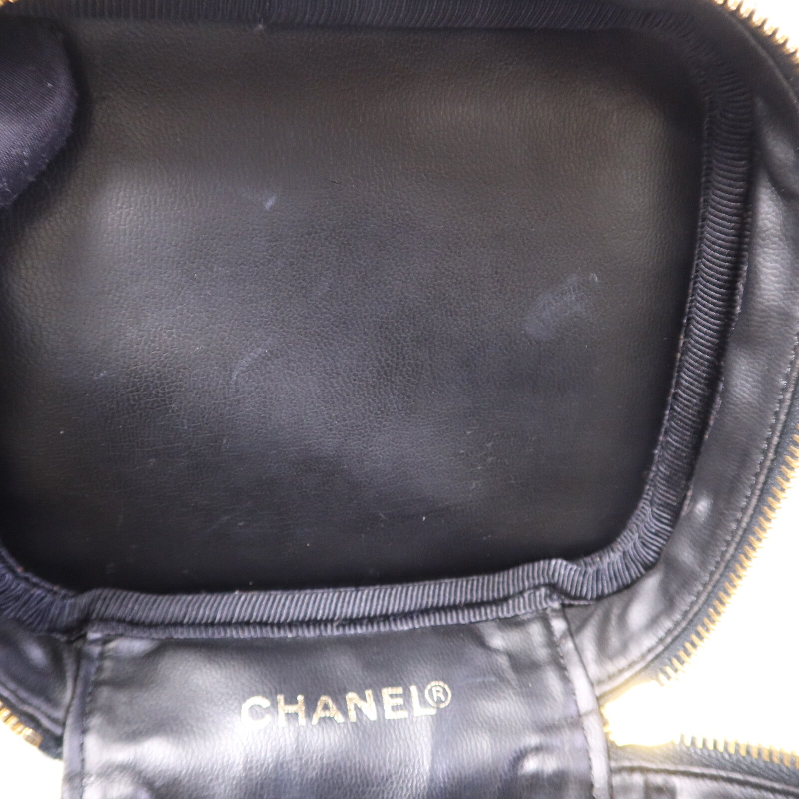 CHANEL 漆皮皮革 Vintage Vanity Case金扣手挽袋