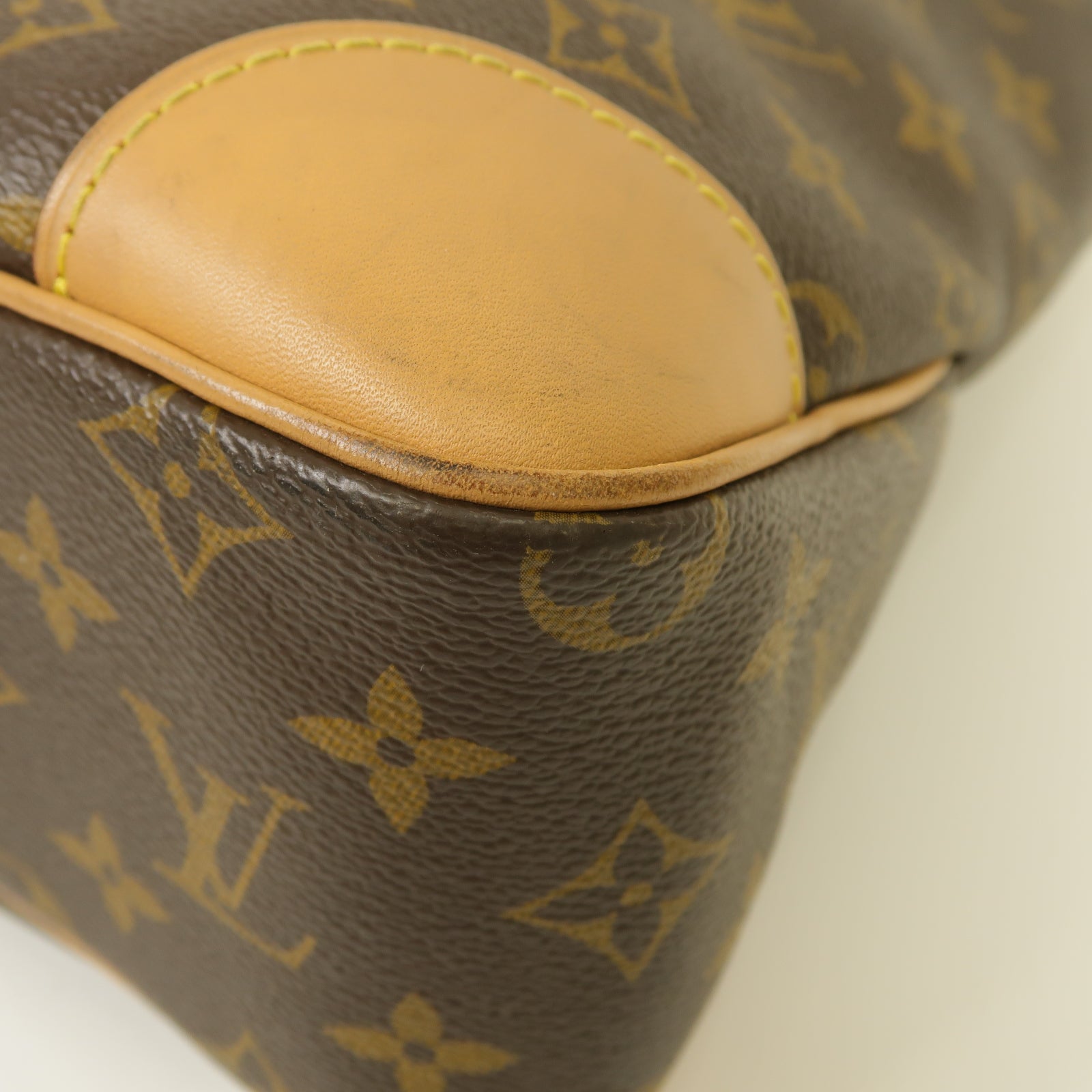 LOUIS VUITTON Monogram Odeon金扣肩背袋棕色
