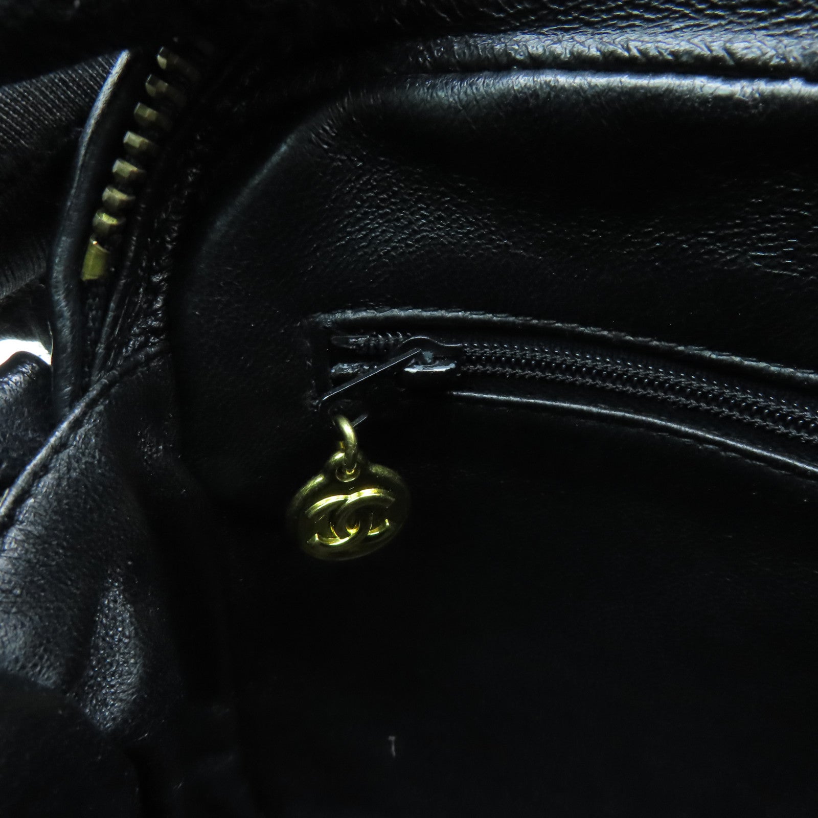 CHANEL rhombic sheepskin leather Chain Shoulder gold buckle chain shoulder bag black