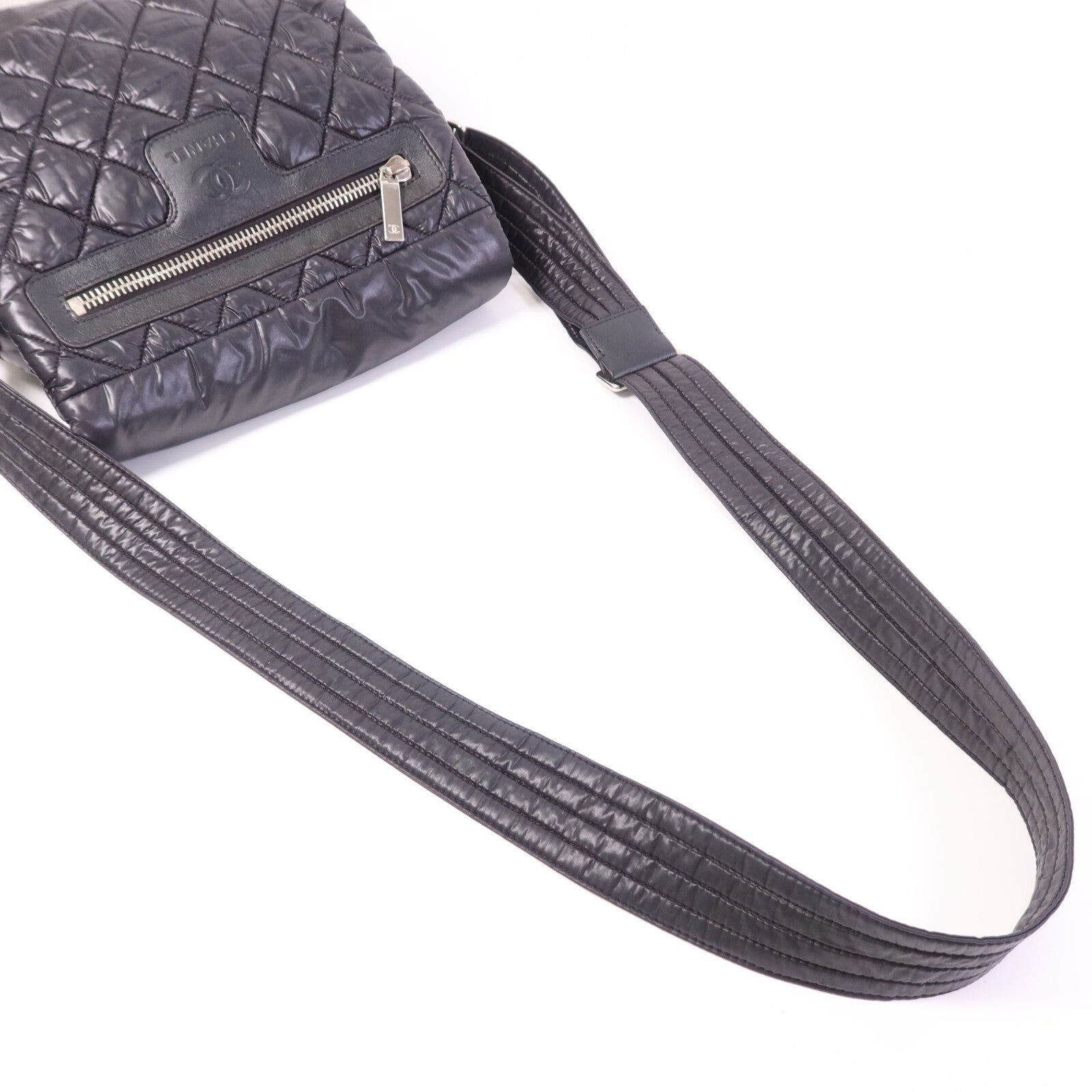 CHANEL 尼龍Coco Cocoon銀扣肩背袋