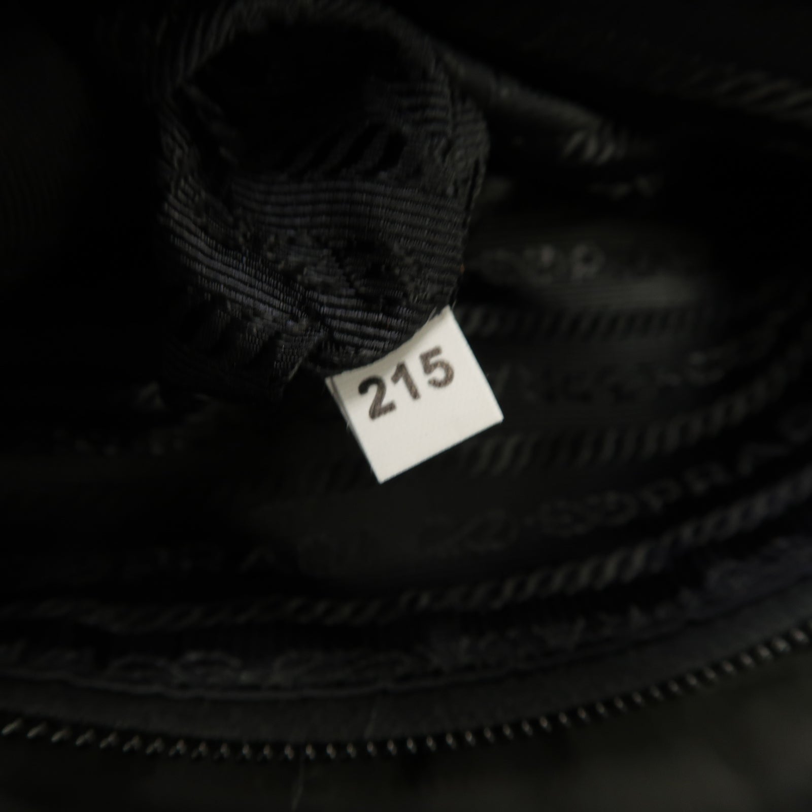 PRADA 尼龍Backpack金扣背包黒色