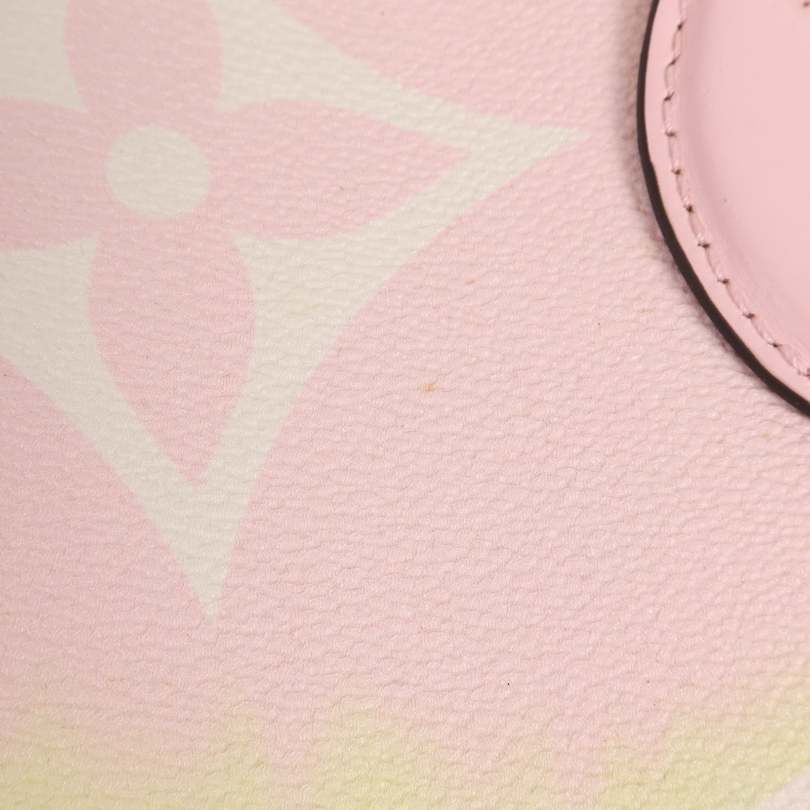 LOUIS VUITTON Monogram Giant Escale On The Go銀扣手挽肩背兩用袋