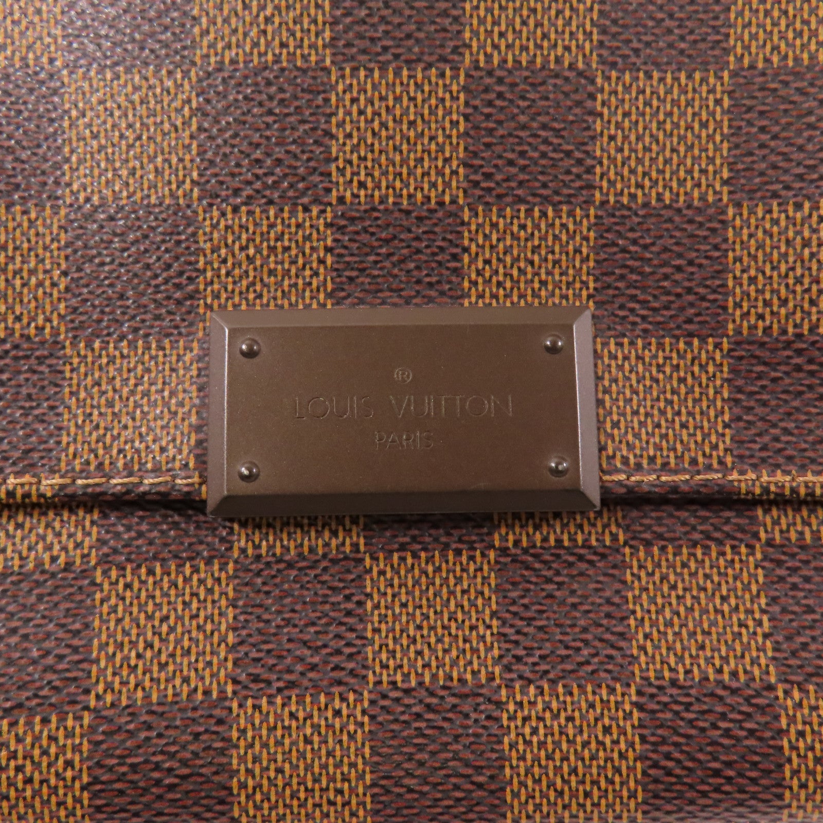 LOUIS VUITTON Damier District PM肩背袋啡色