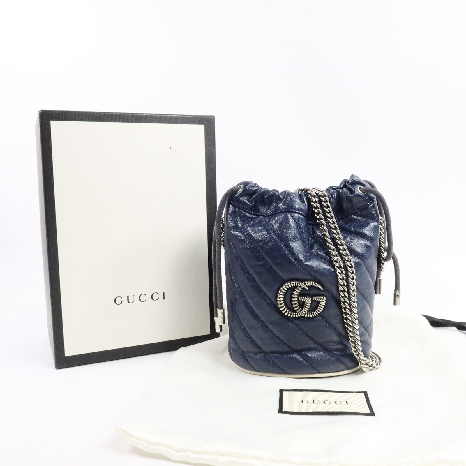 GUCCI 牛皮皮革BB Marmont Bucket鏈帶肩背袋