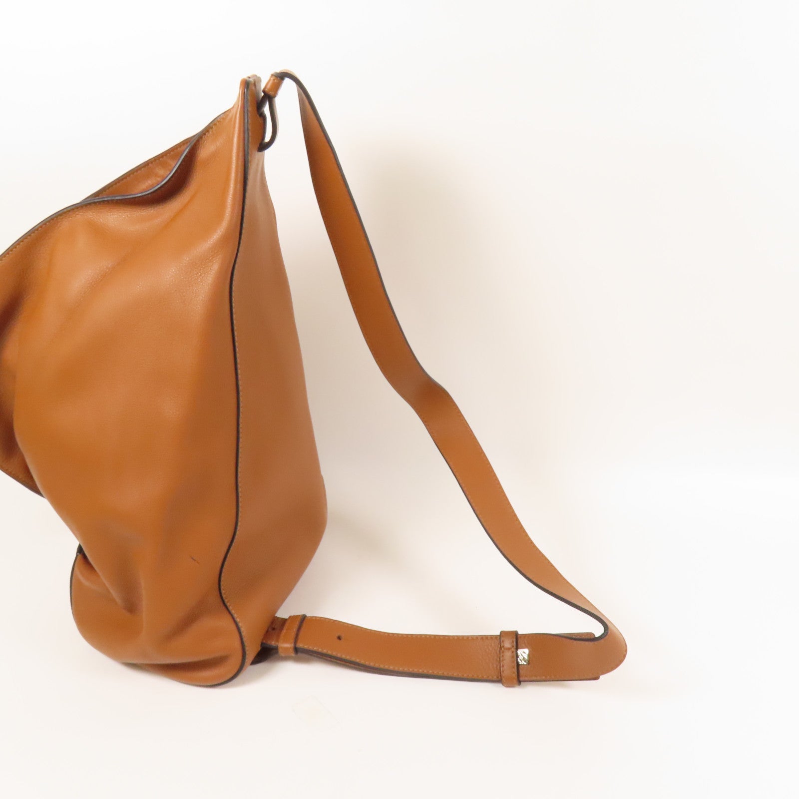 LOEWE 牛皮皮革Anton Bag銀扣肩背袋