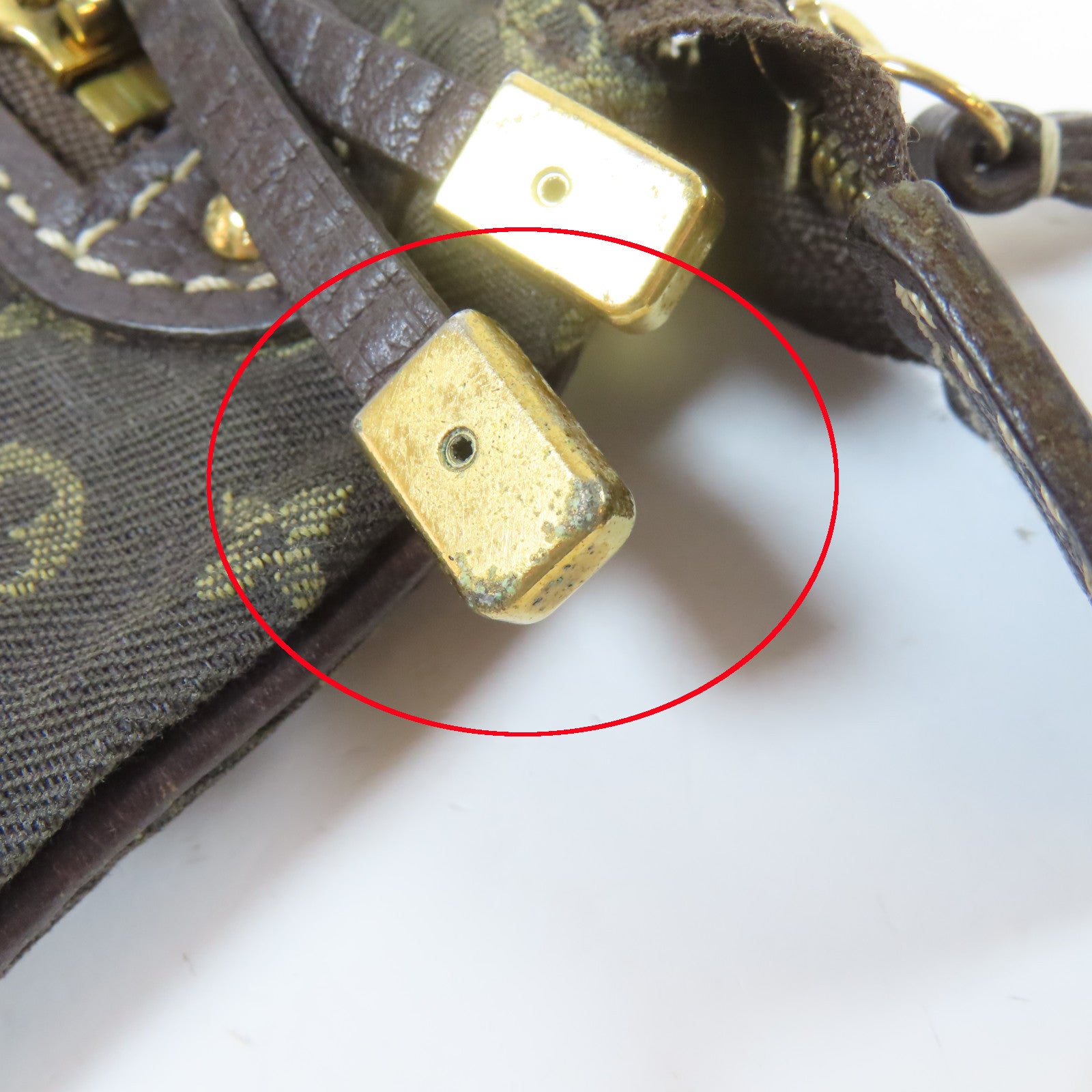 LOUIS VUITTON Monogram Mini Lin Mini Pochette Accessoires金扣手拿包啡色