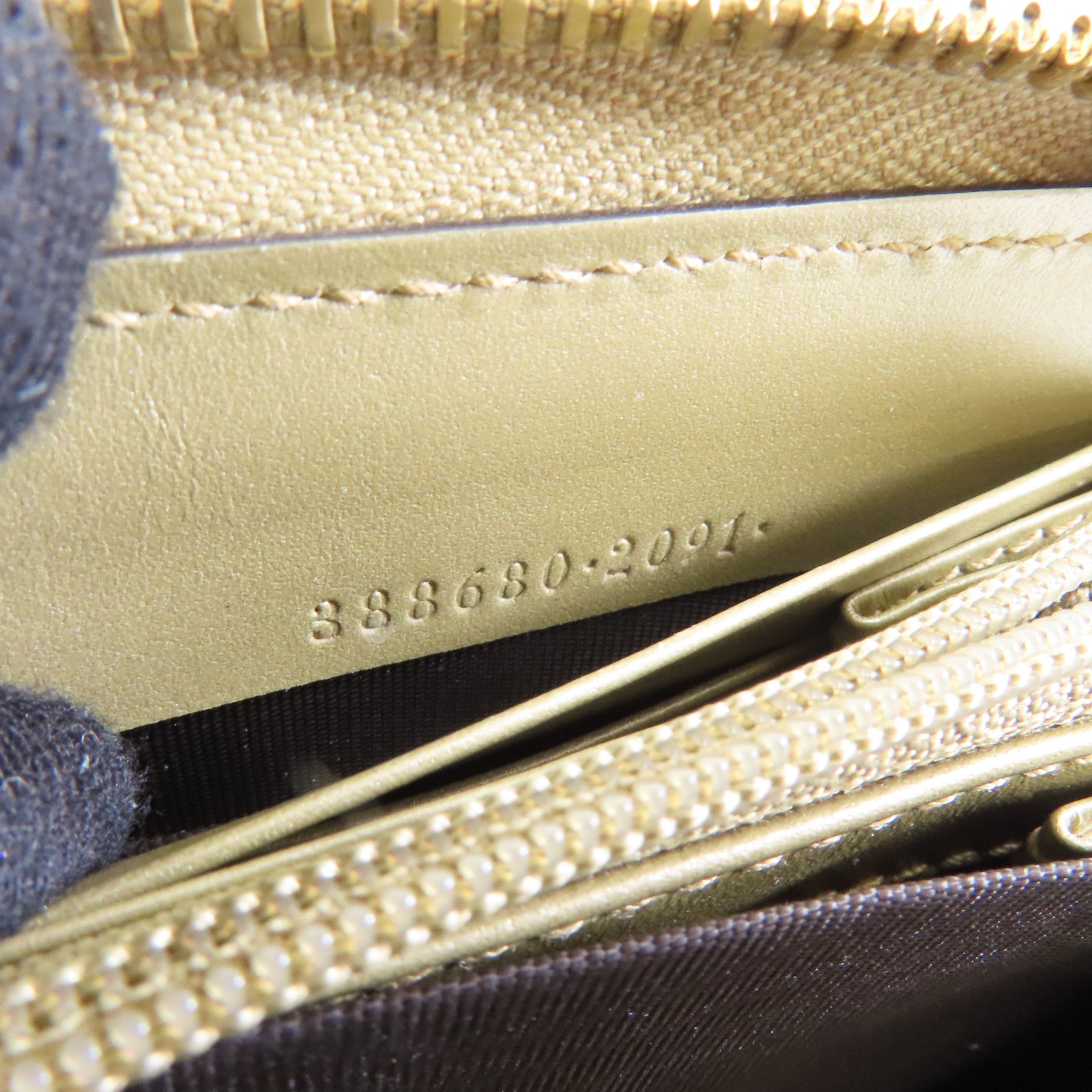 GUCCI 牛皮皮革金扣Long Wallet長錢包金色