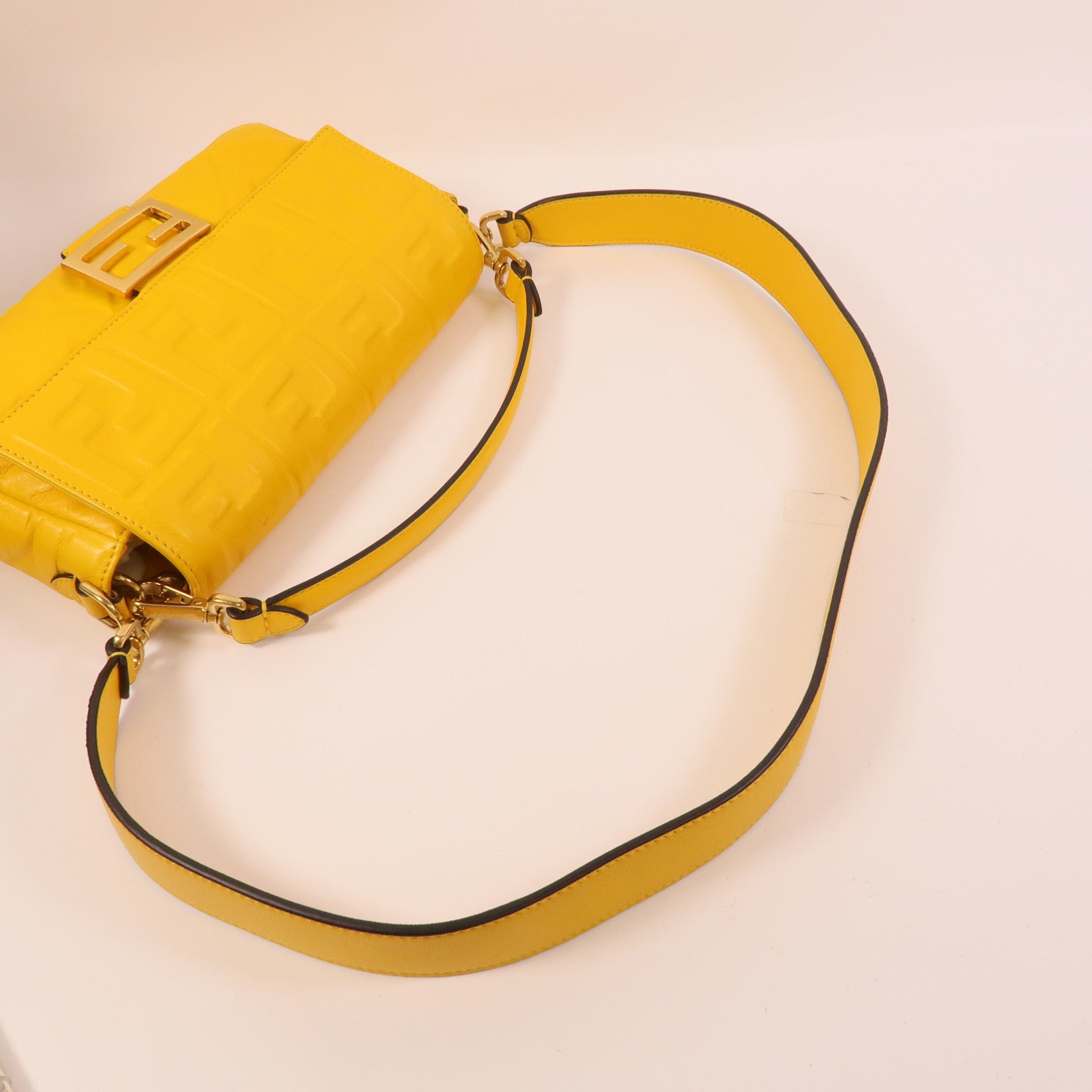 FENDI 牛皮皮革Baguette手挽肩背兩用袋