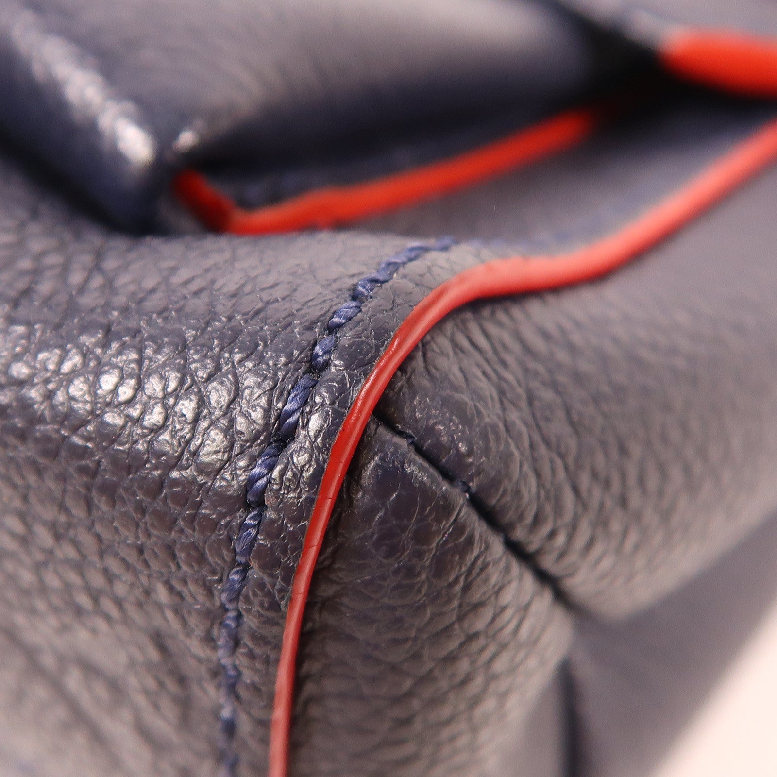 LOUIS VUITTON Monogram Empreinte Vavin PM金扣肩背袋深藍色