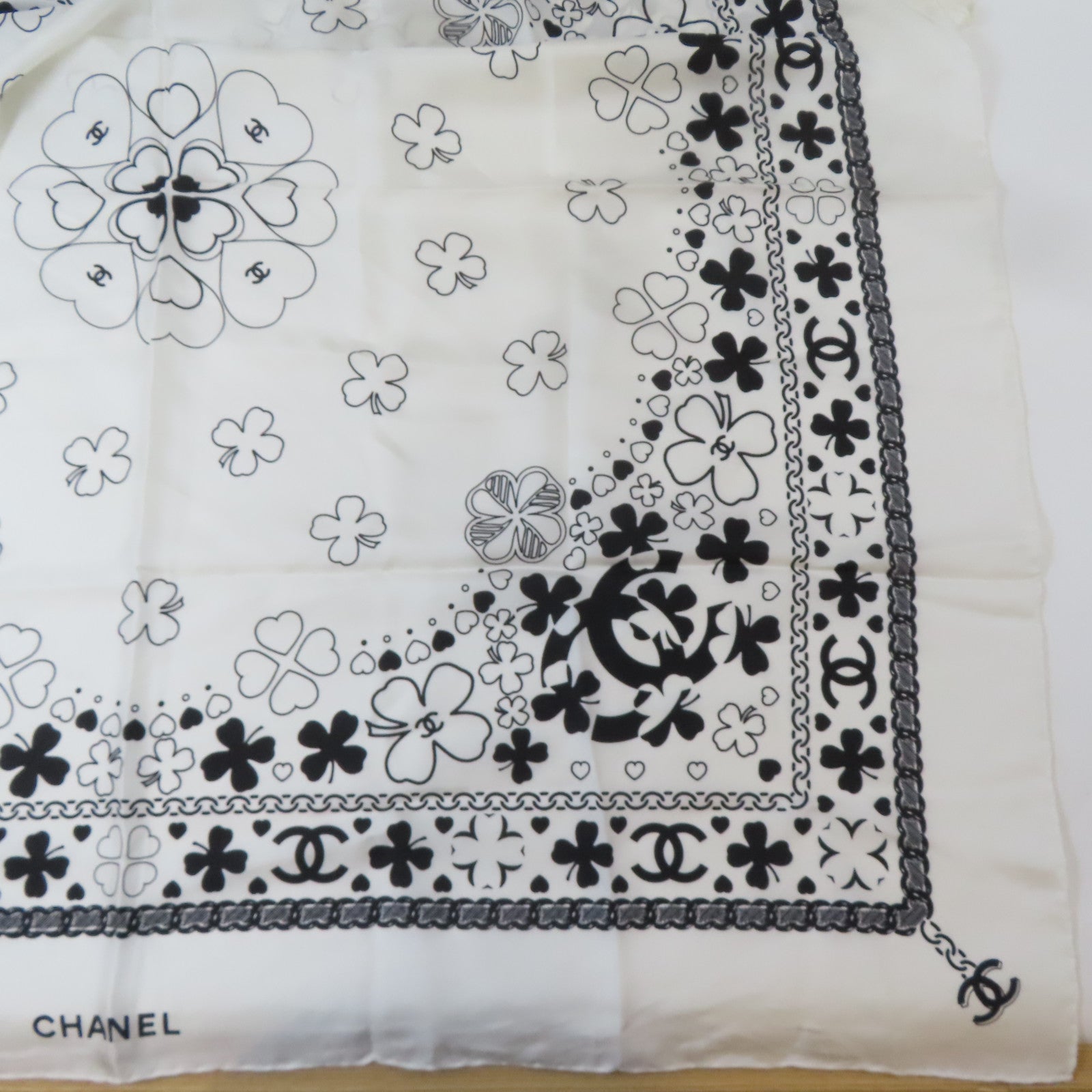 CHANEL 絲質Scarf絲巾白色/黑色