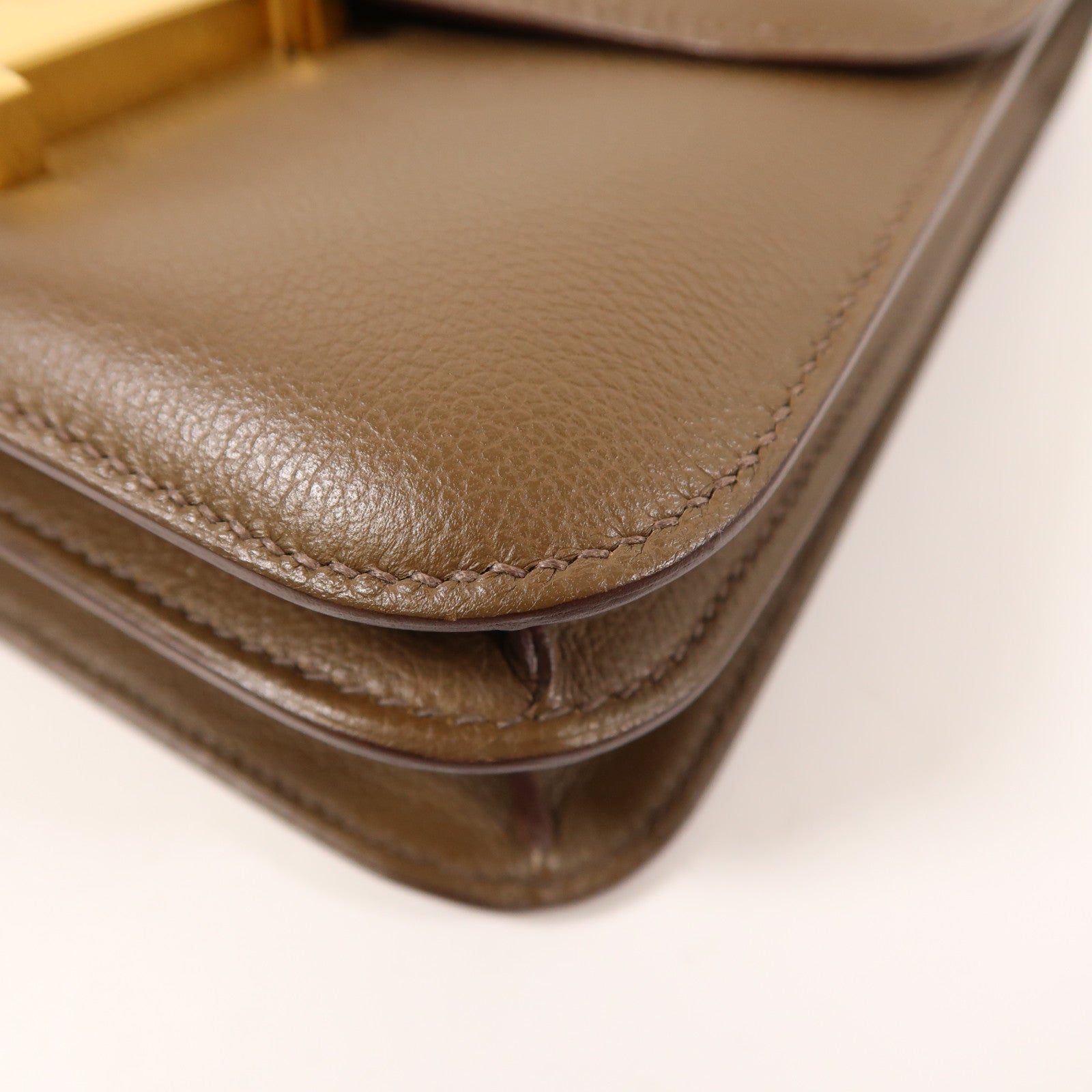 HERMES Evercolor皮革Constance 24金扣肩背袋Toundra
