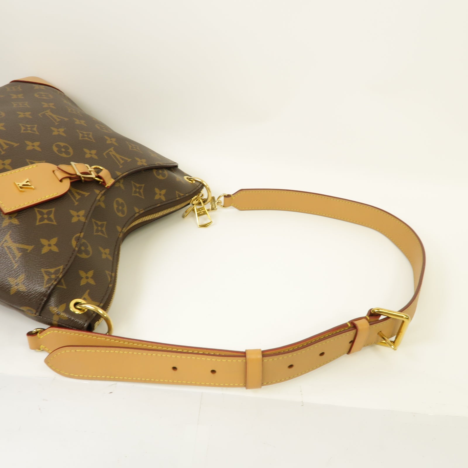 LOUIS VUITTON Monogram Odeon金扣肩背袋棕色