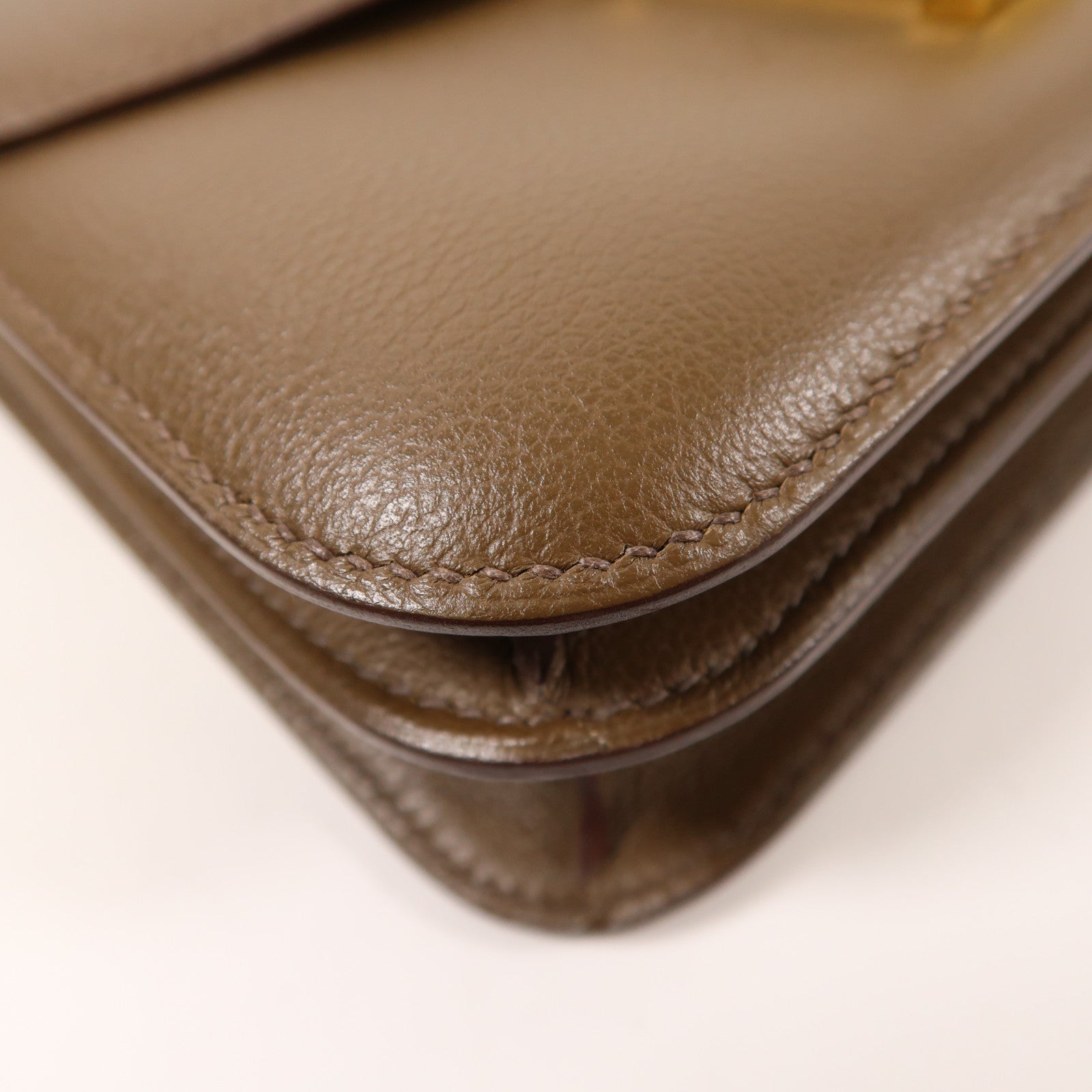 HERMES Evercolor皮革Constance 24金扣肩背袋Toundra