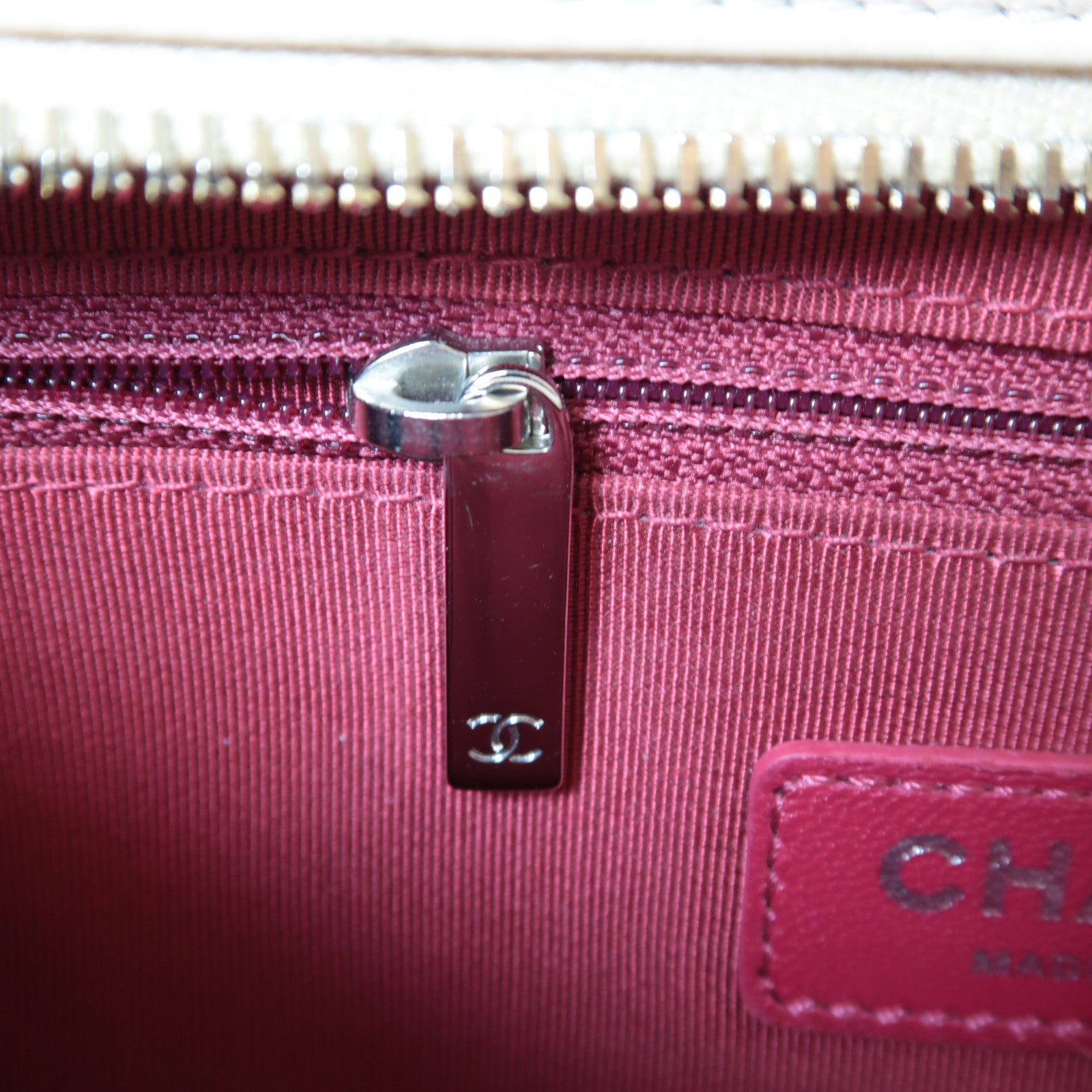 CHANEL 【激減優惠】菱格牛皮皮革Gabrielle鏈帶肩背袋米色/黑色