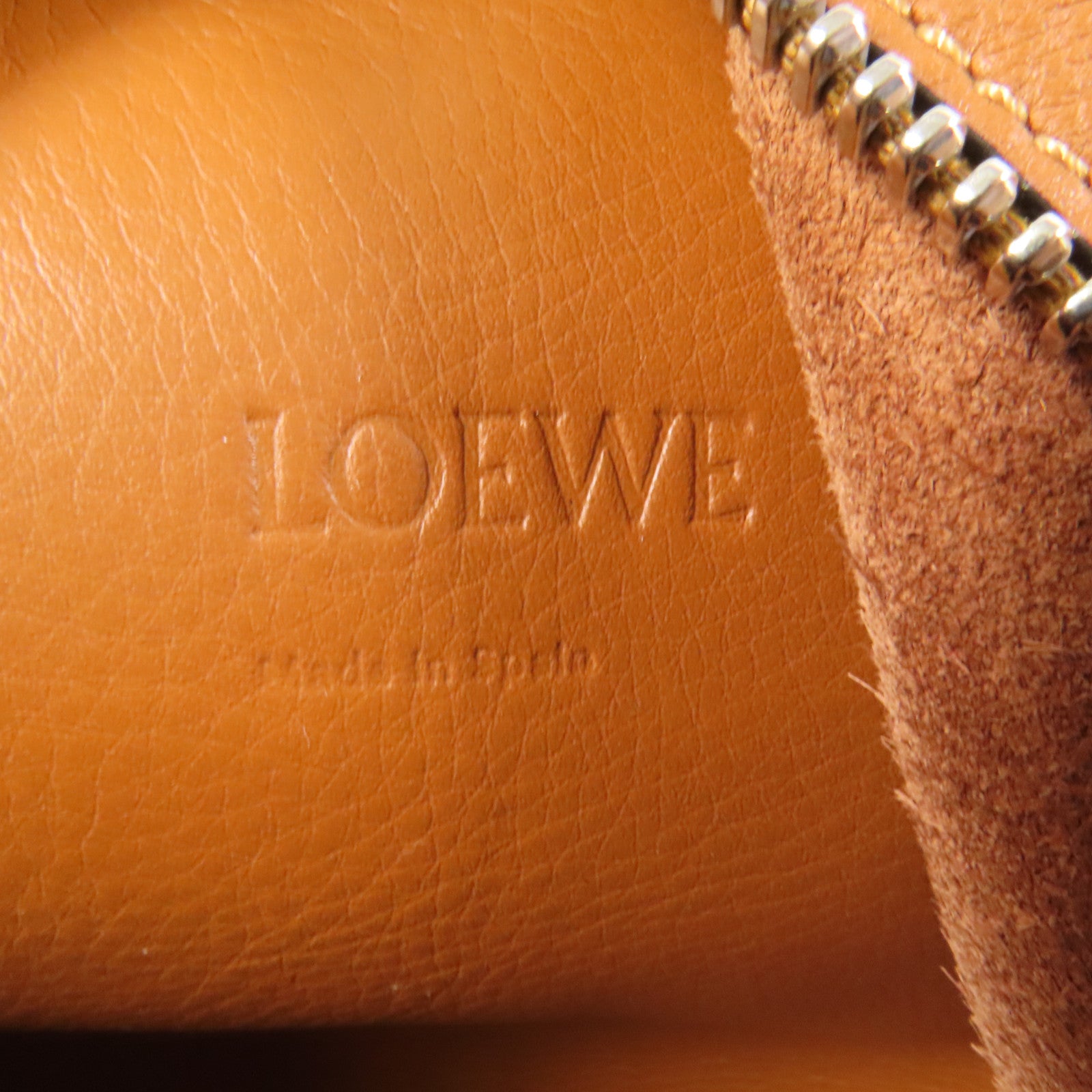 LOEWE 牛皮皮革Anton Bag銀扣肩背袋