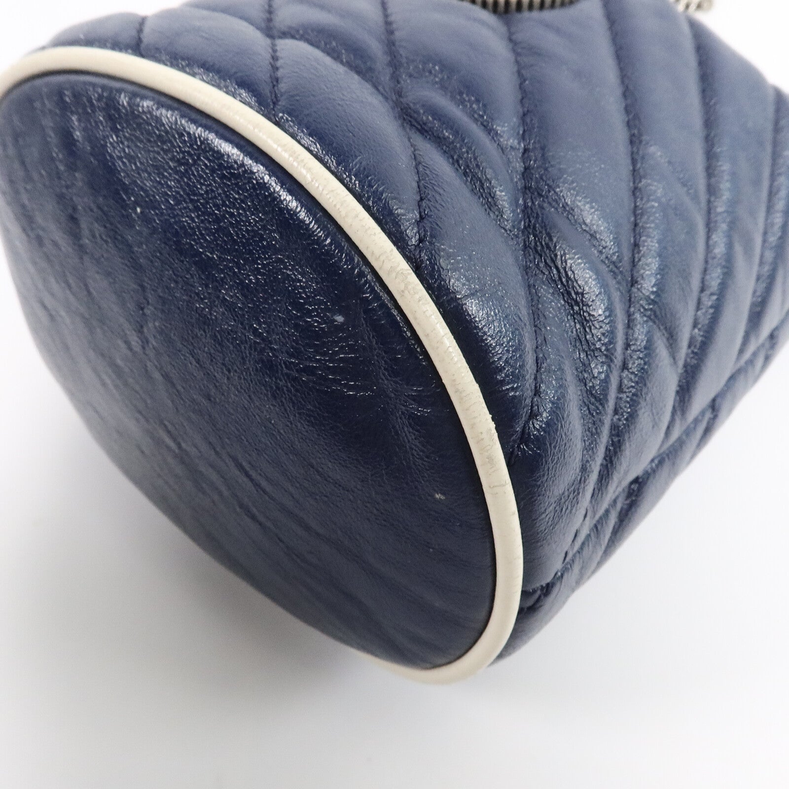 GUCCI 牛皮皮革BB Marmont Bucket鏈帶肩背袋
