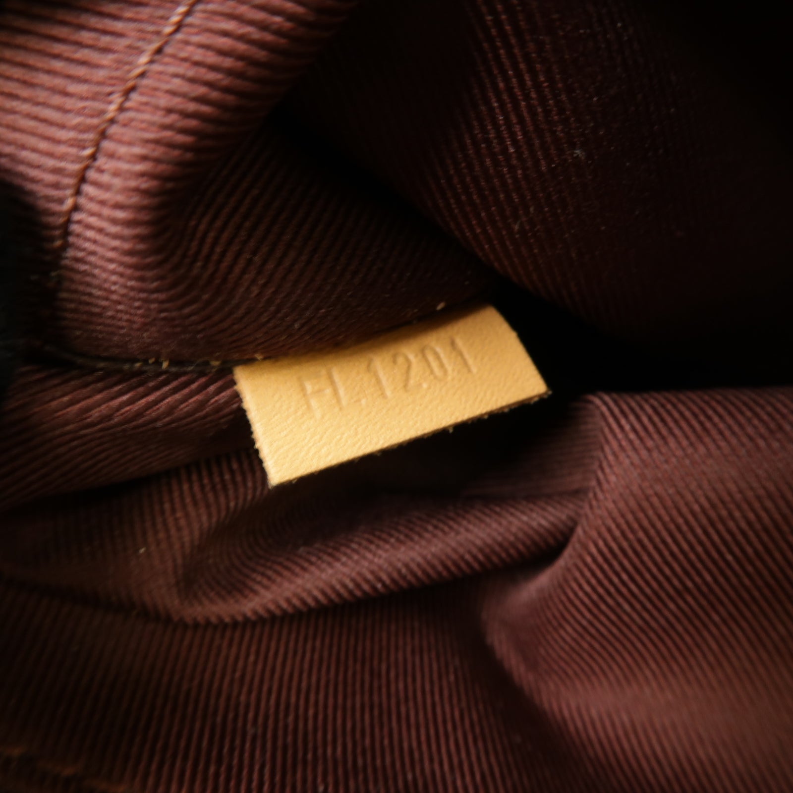 LOUIS VUITTON Monogram Odeon金扣肩背袋棕色