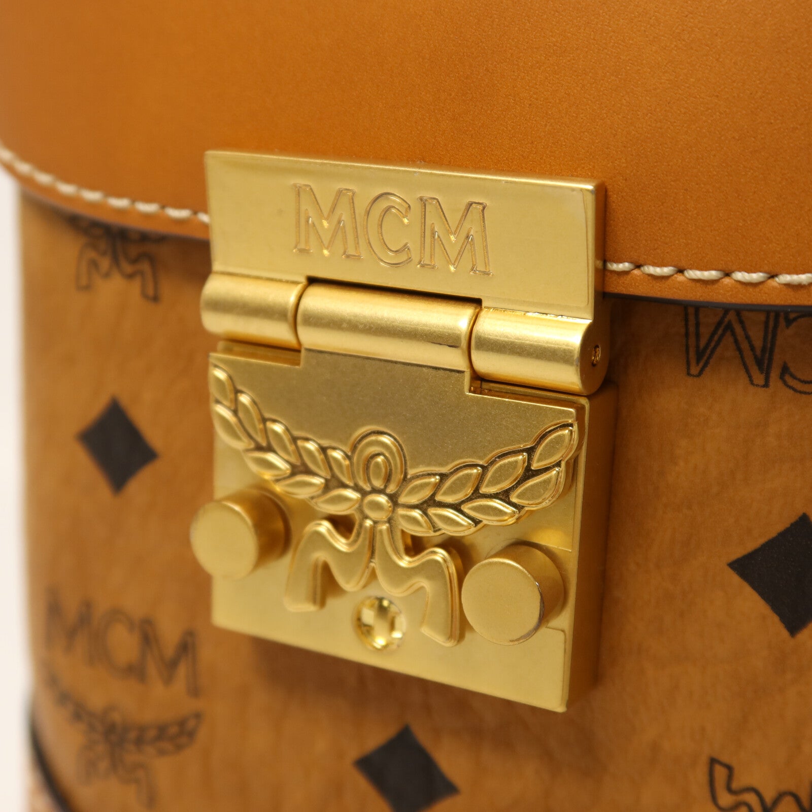 MCM 牛皮皮革Soft Berlin Visetos金扣鏈帶手挽肩背兩用袋
