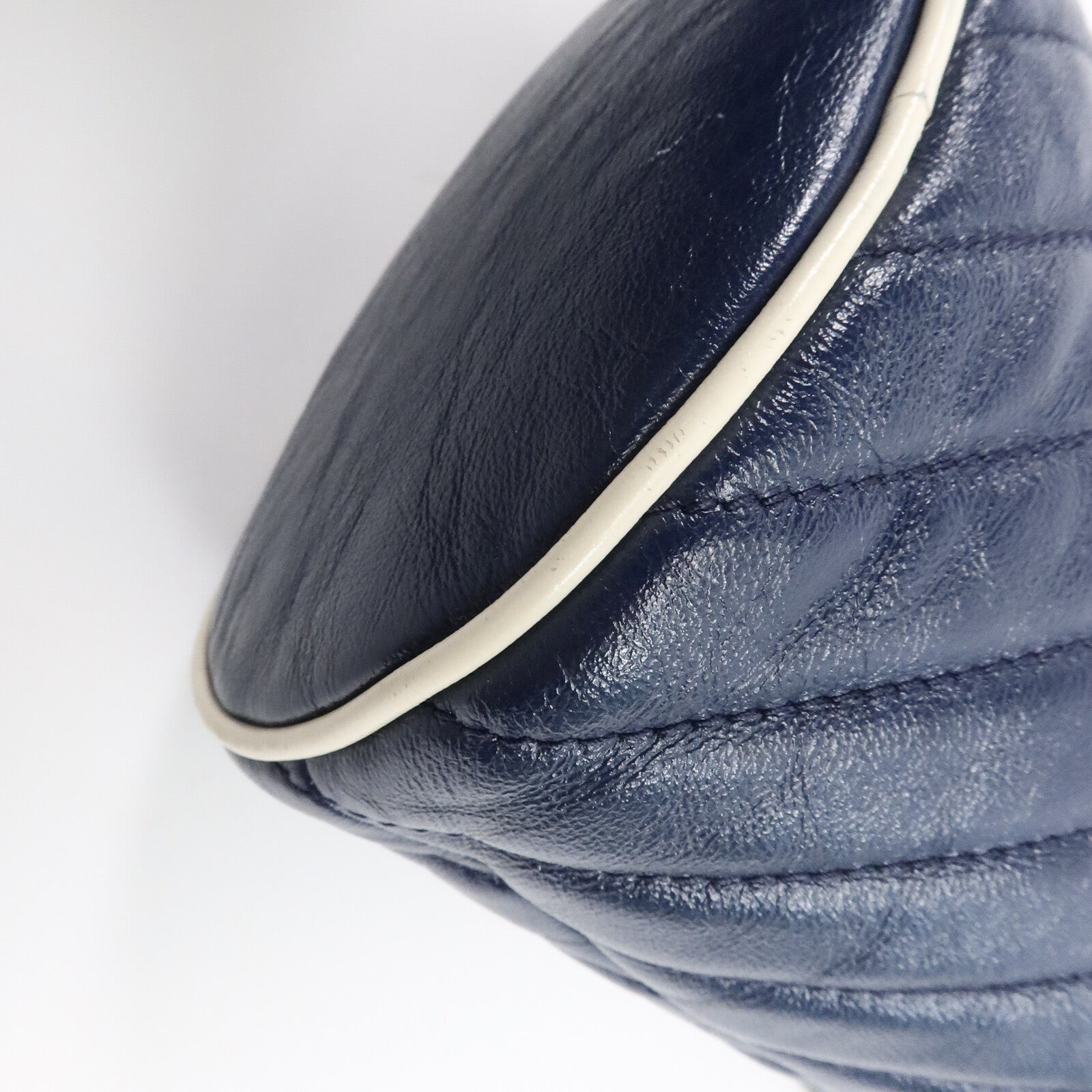 GUCCI 牛皮皮革BB Marmont Bucket鏈帶肩背袋