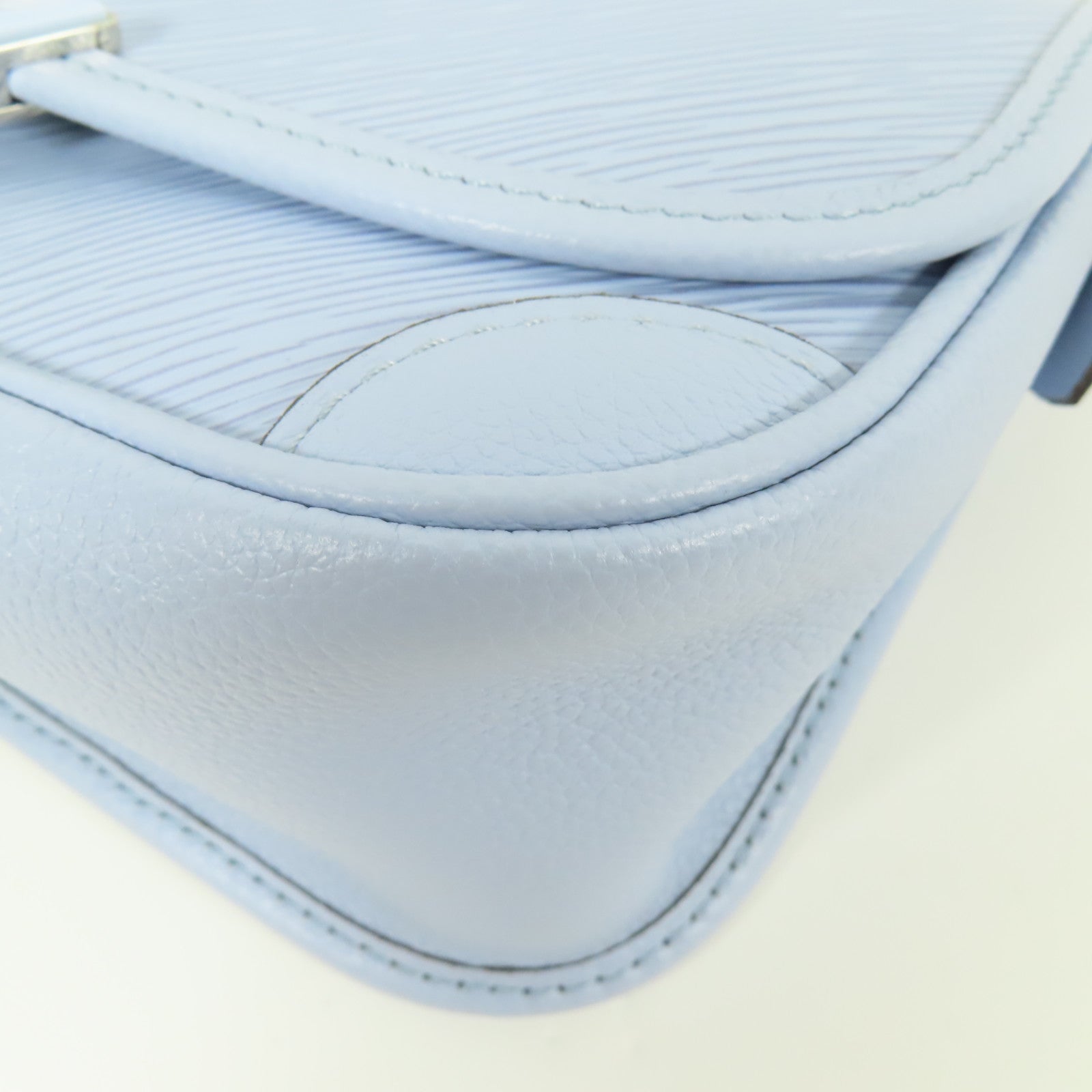 LOUIS VUITTON Epi Buci銀扣肩背袋