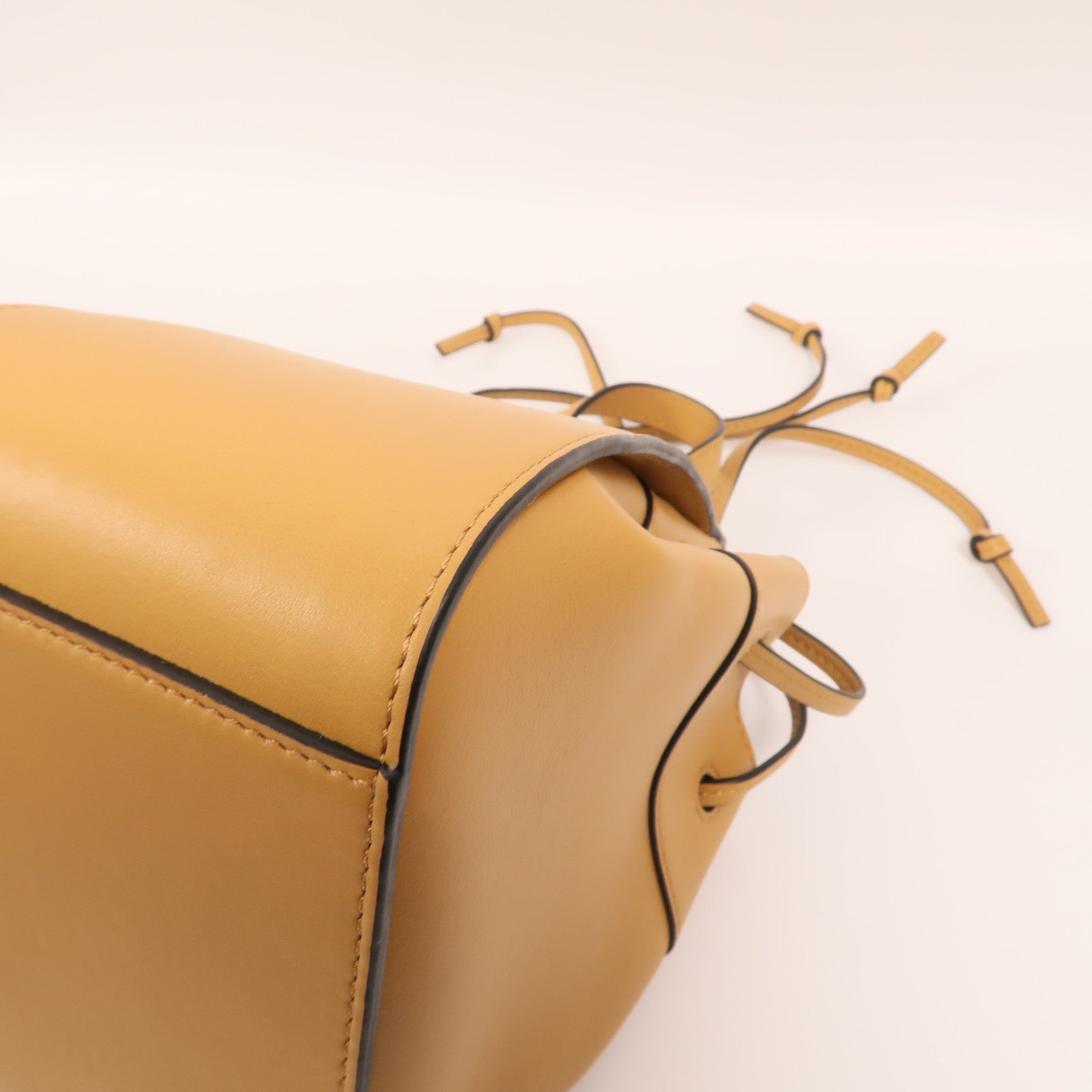 LOEWE 牛皮皮革Mini Hammock金扣手挽肩背兩用袋