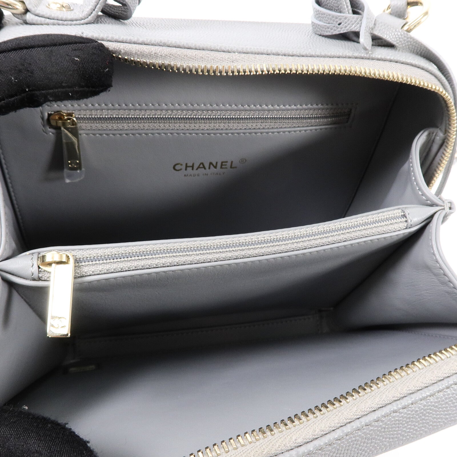 CHANEL 牛皮皮革CC Filigree Vanity Case Medium鏈帶手挽肩背兩用袋