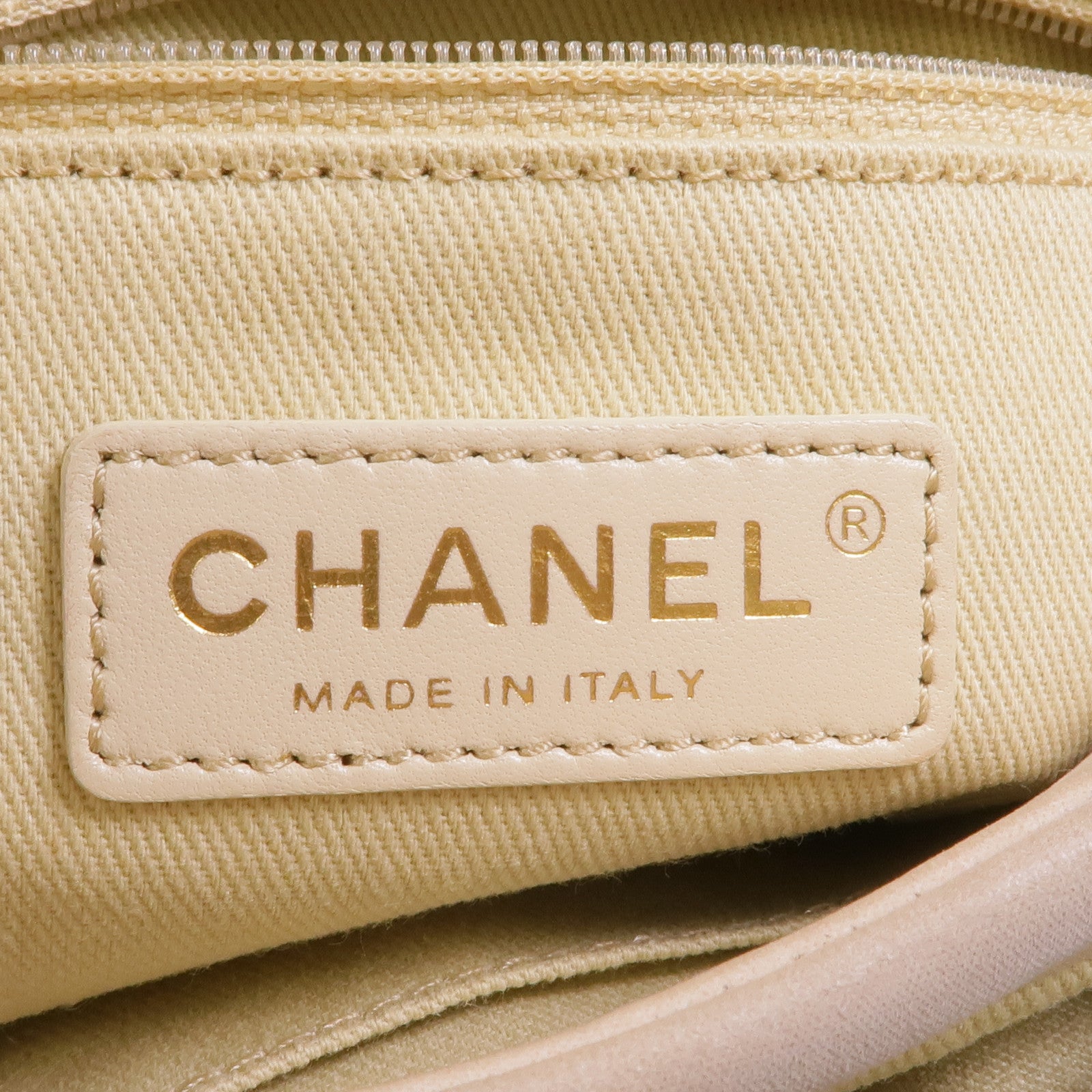 CHANEL 牛皮皮革Flap Bag金扣鏈帶肩背袋