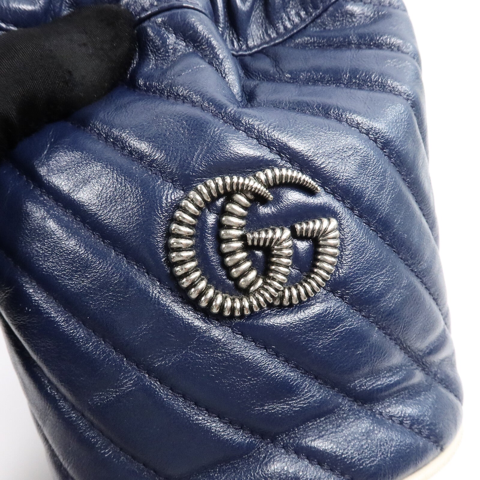 GUCCI 牛皮皮革BB Marmont Bucket鏈帶肩背袋