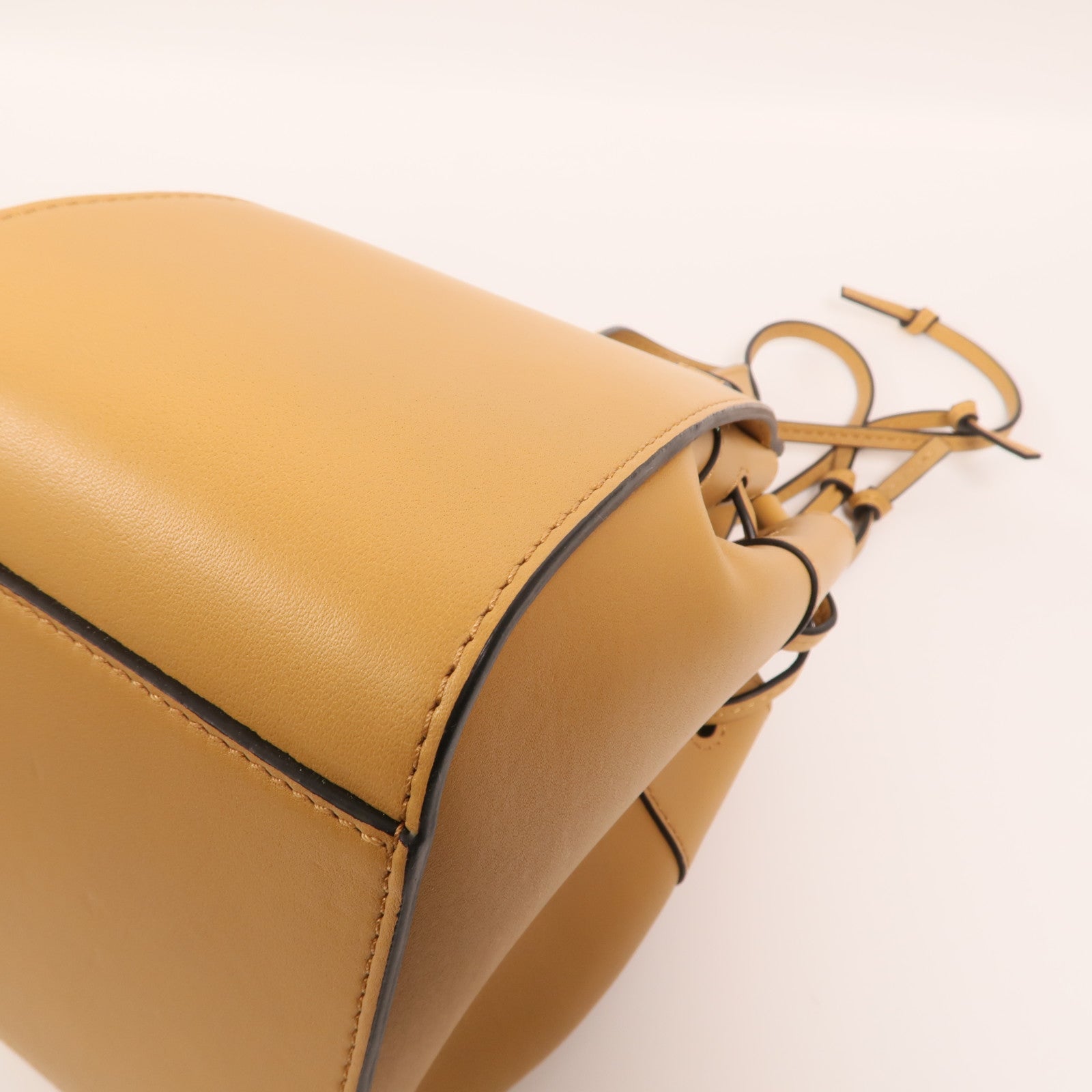 LOEWE 牛皮皮革Mini Hammock金扣手挽肩背兩用袋