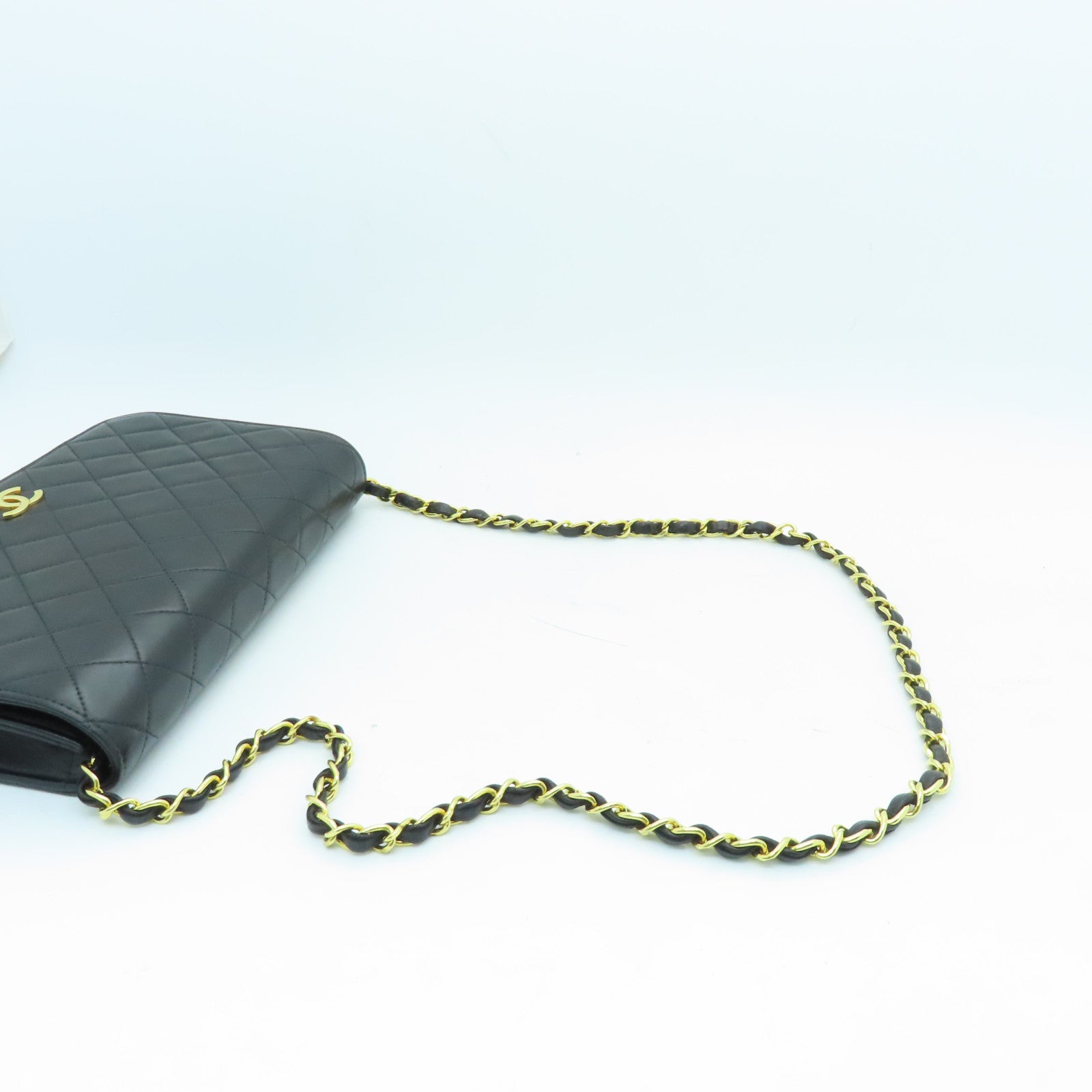 CHANEL rhombic sheepskin leather Chain Shoulder gold buckle chain shoulder bag black