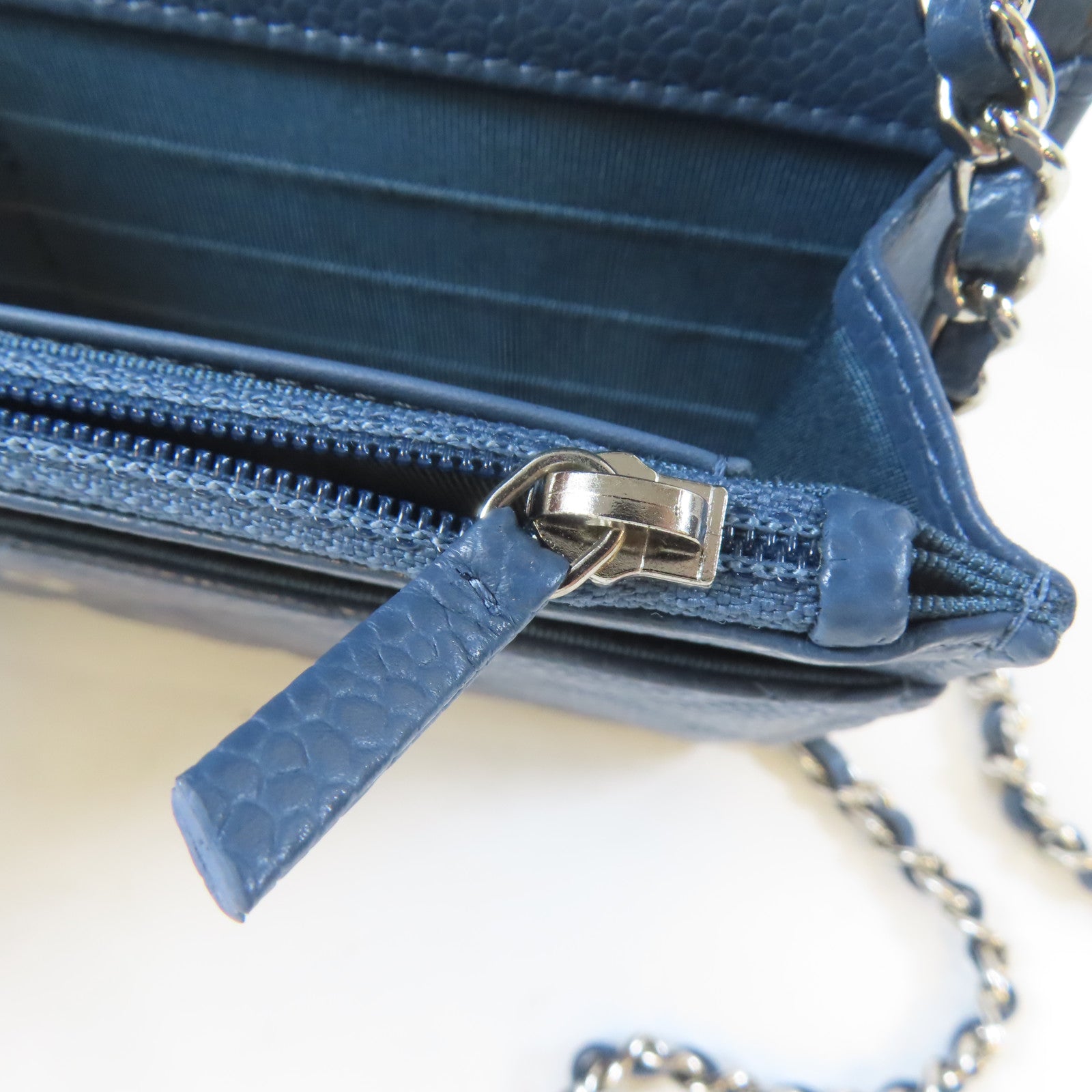 CHANEL 菱格Caviar皮革Wallet On Chain銀扣鏈帶肩背袋藍色