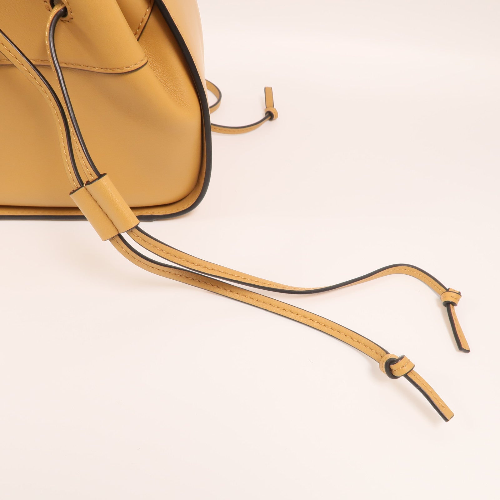 LOEWE 牛皮皮革Mini Hammock金扣手挽肩背兩用袋