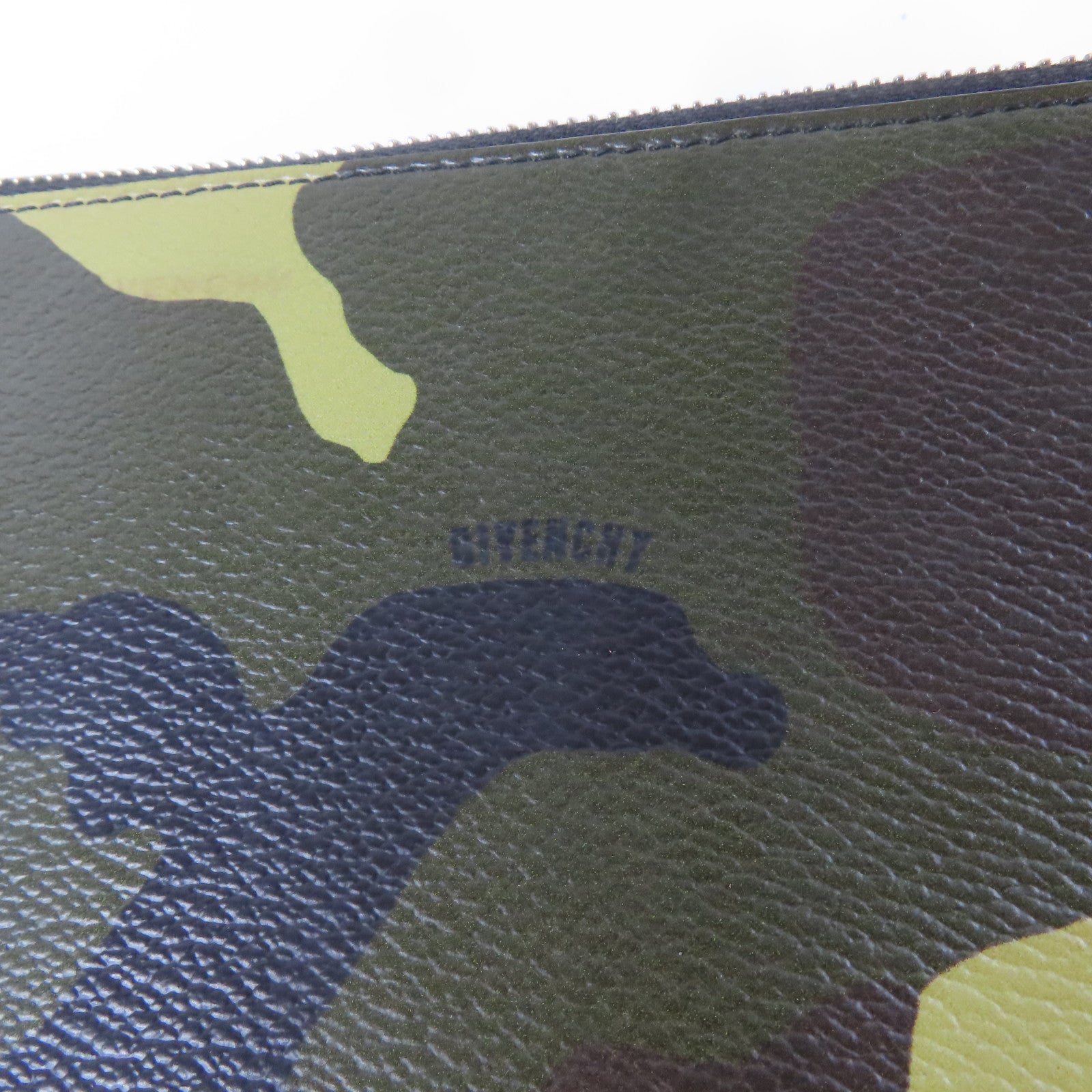 GIVENCHY 【激減優惠】牛皮皮革Pouch銀扣手拿包綠色