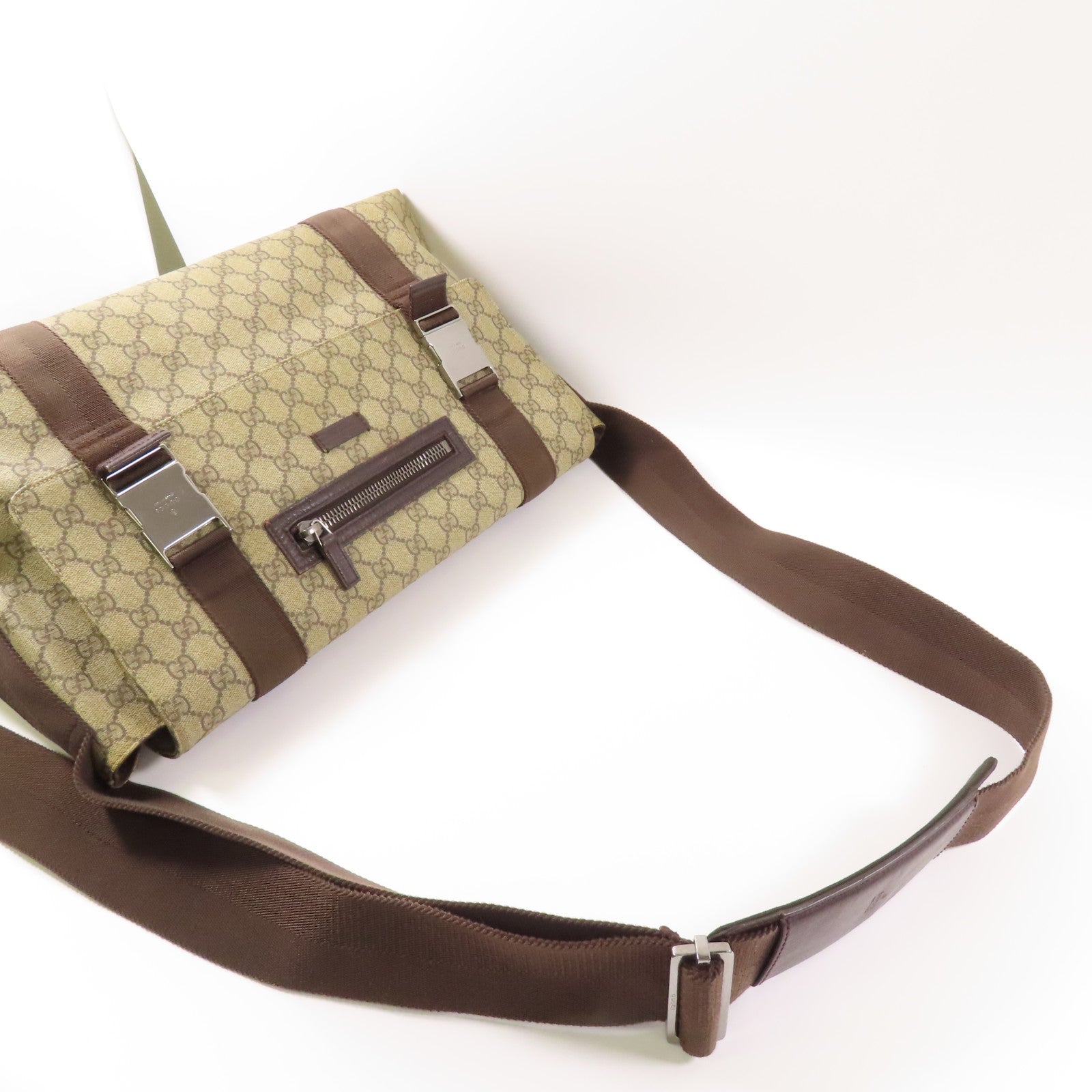 GUCCI 塗層帆布Messenger Bag銀扣肩背袋