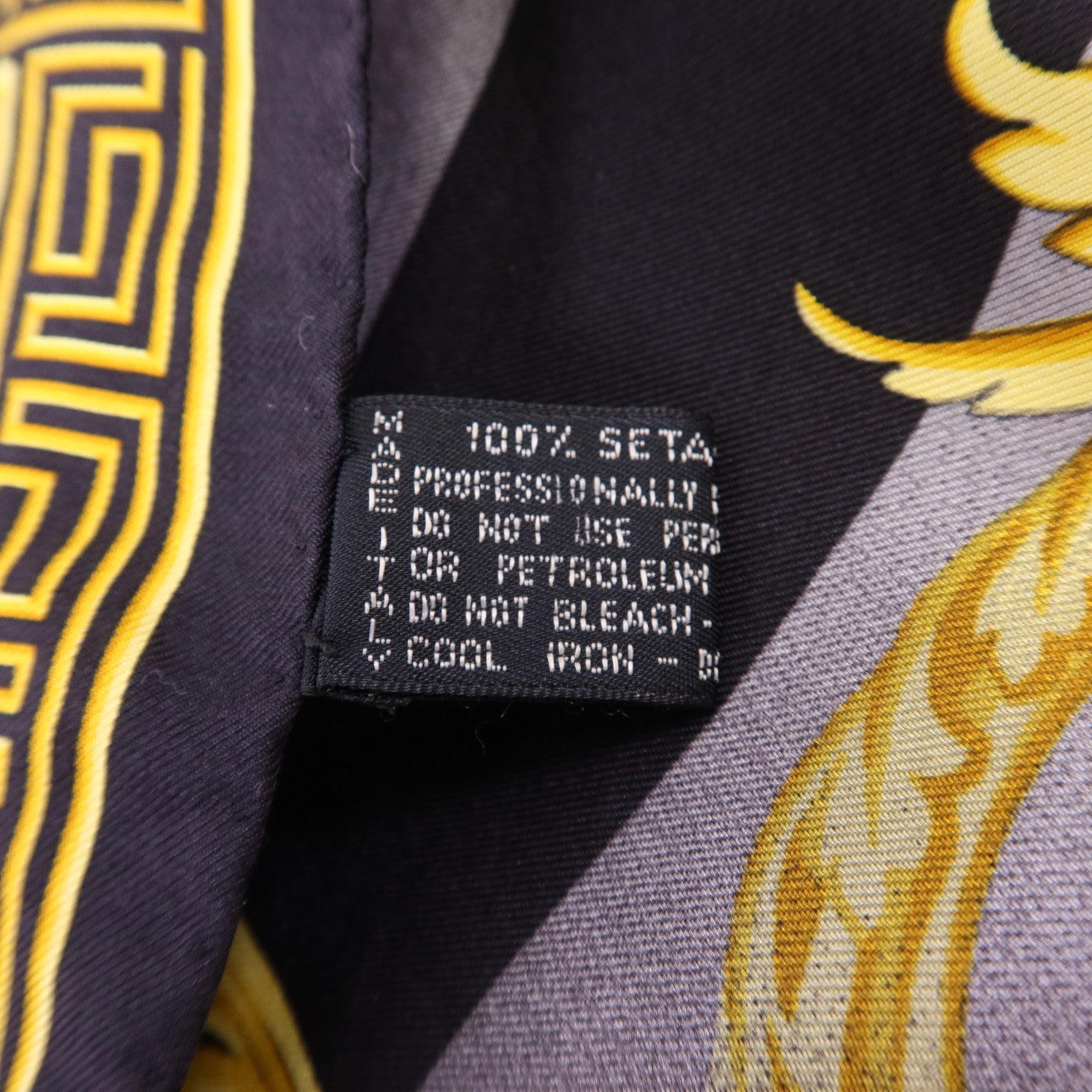 VERSACE 絲質Scarf絲巾