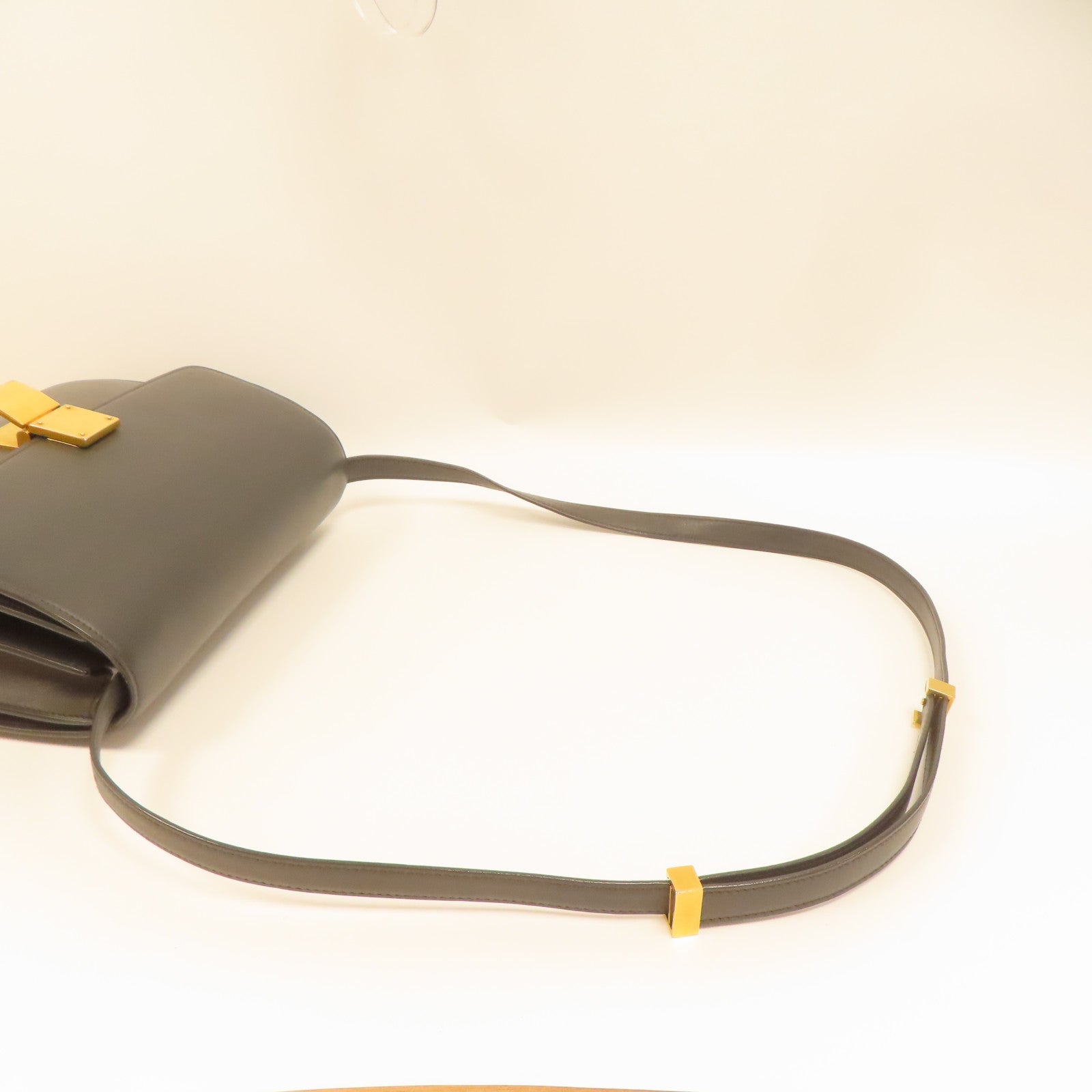 CELINE **【激減優惠】牛皮皮革Classic Box金扣肩背袋灰色
