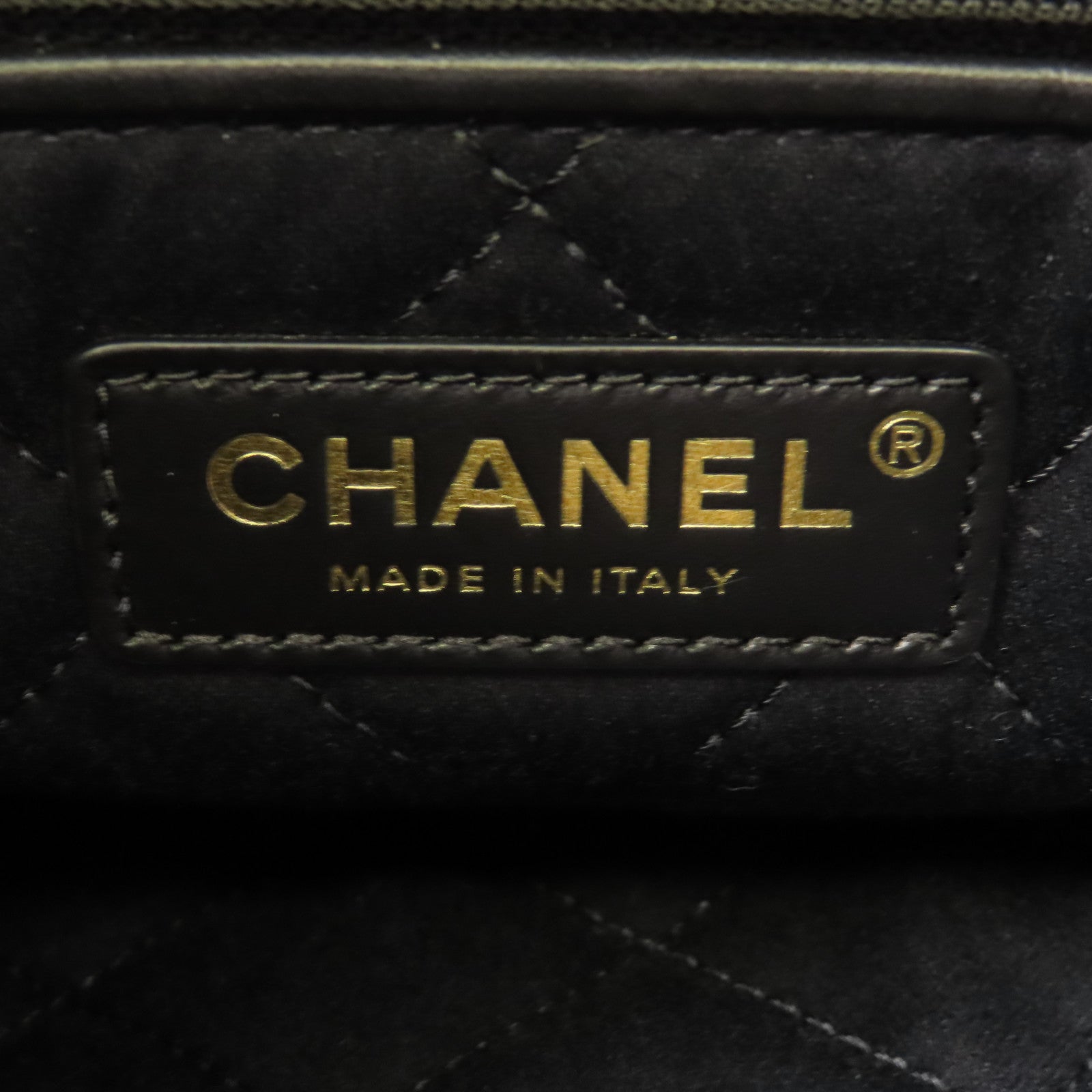 CHANEL 皮革Chanel 22金扣鏈帶肩背袋