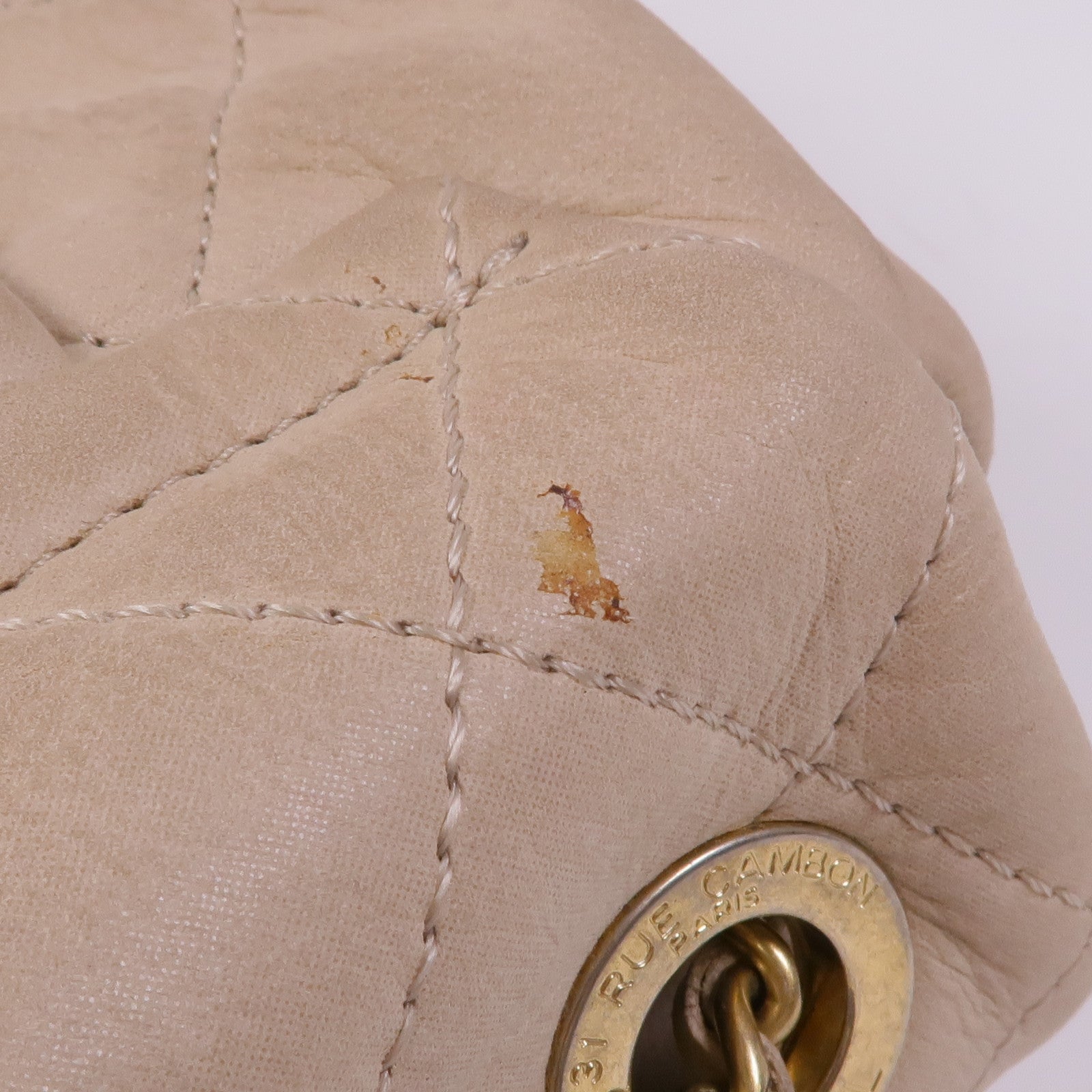 CHANEL 牛皮皮革Flap Bag金扣鏈帶肩背袋