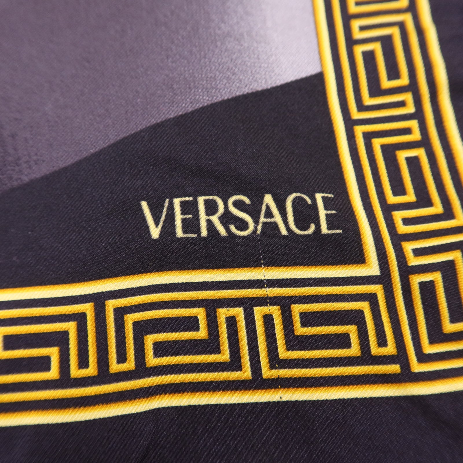 VERSACE 絲質Scarf絲巾