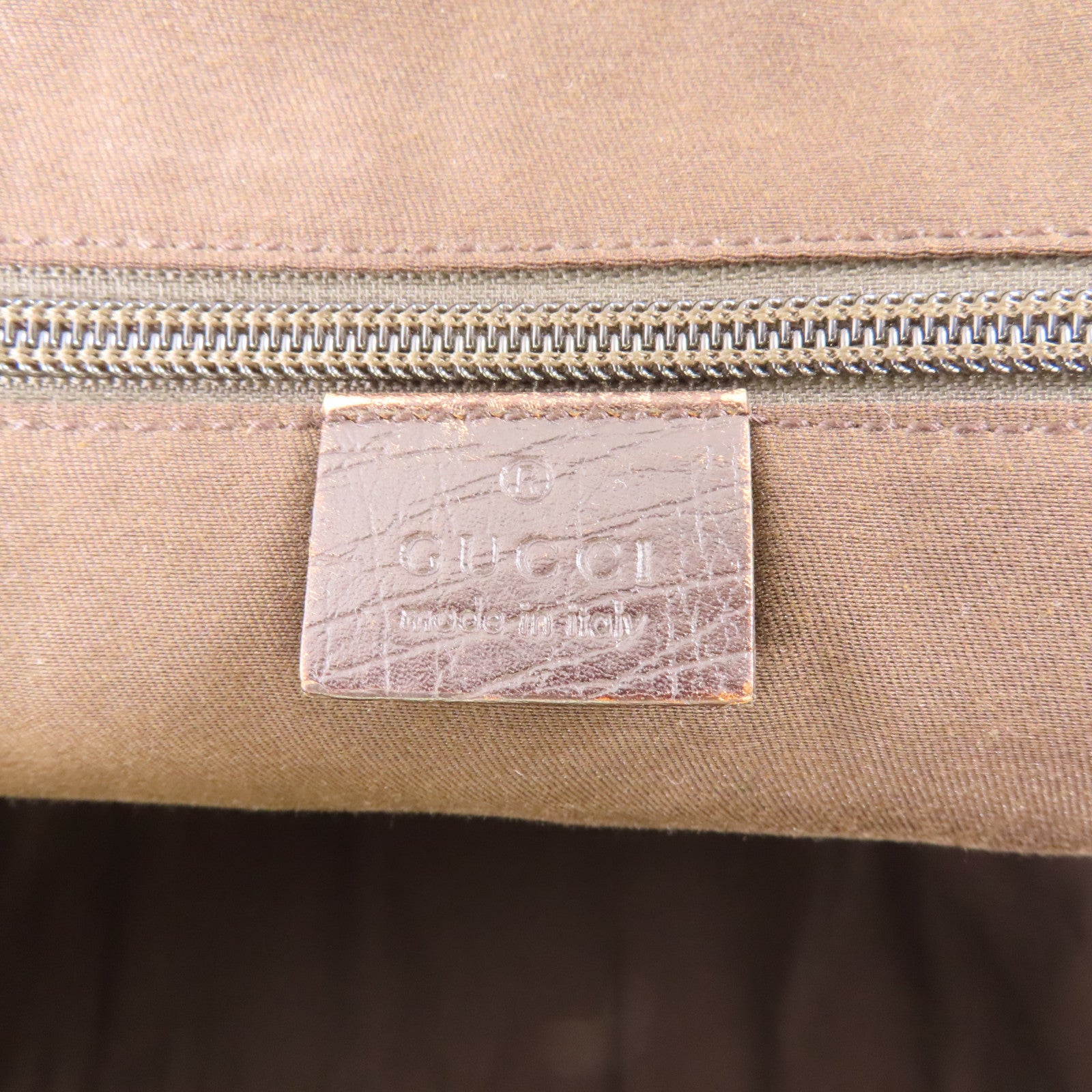 GUCCI 塗層帆布Messenger Bag銀扣肩背袋