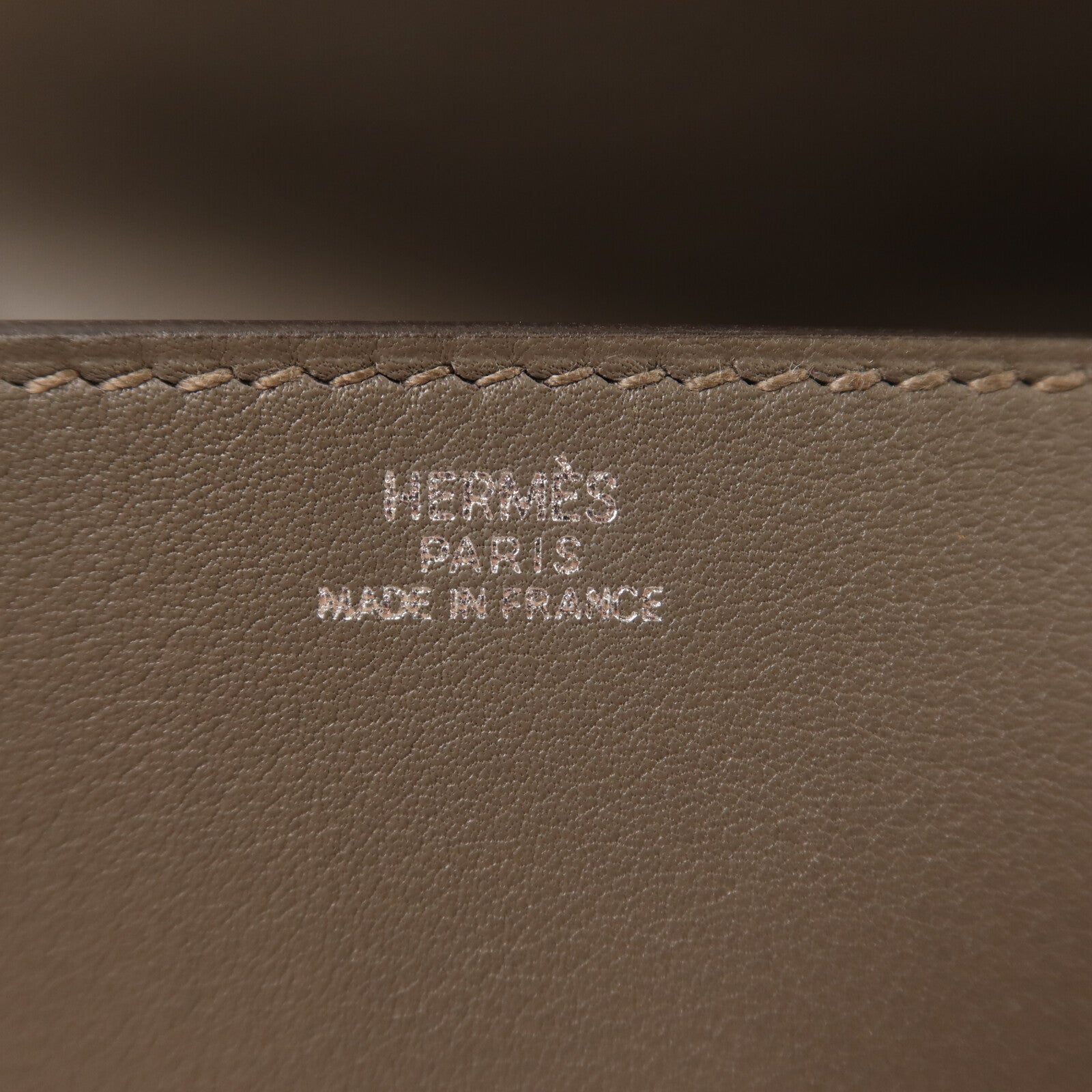 HERMES Swift皮革Medor銀扣手拿包Etain