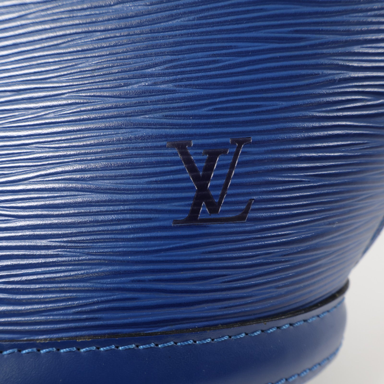 LOUIS VUITTON Epi Saint Jacques PM金扣肩背袋