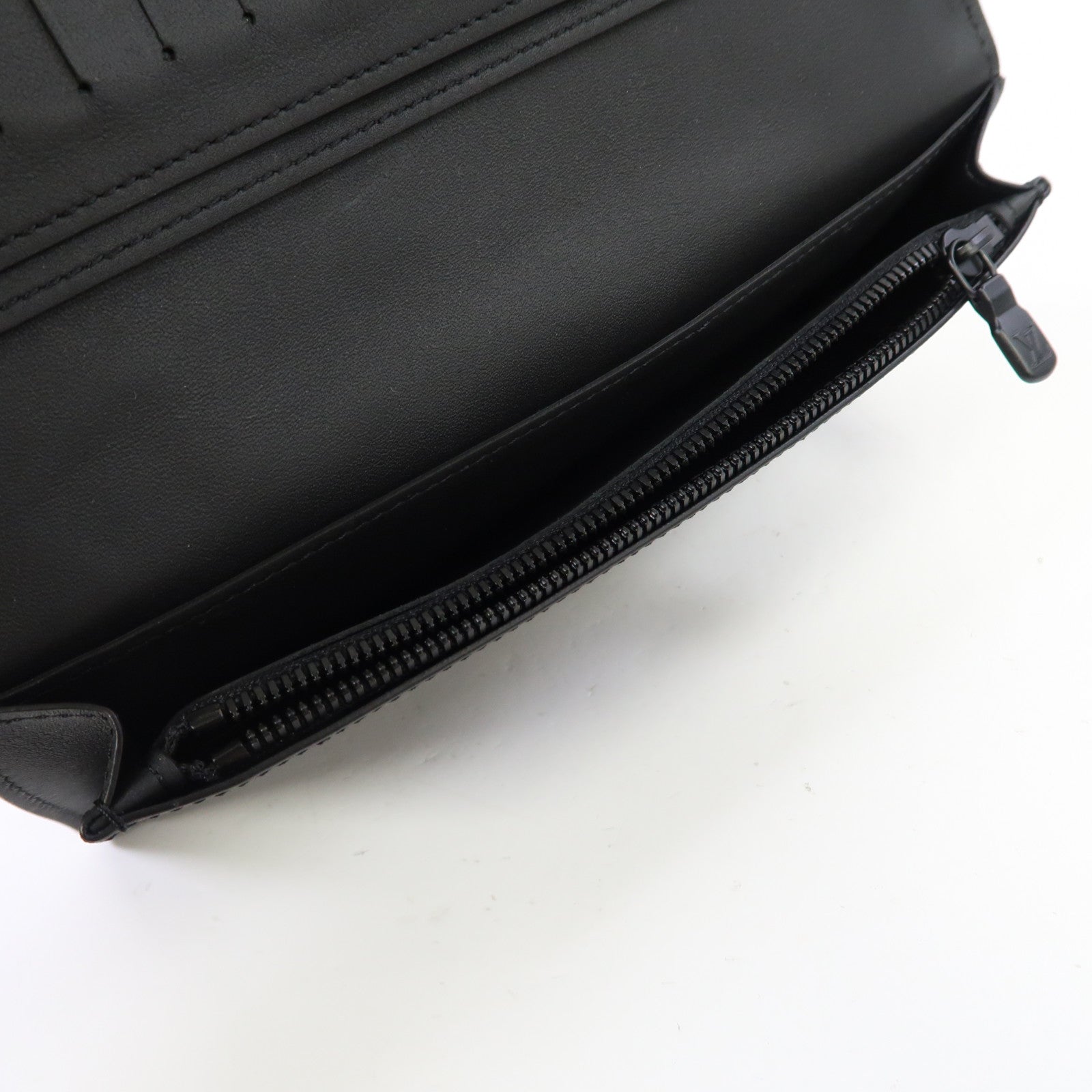 LOUIS VUITTON Monogram Shadow Brazza Wallet長錢包黑色